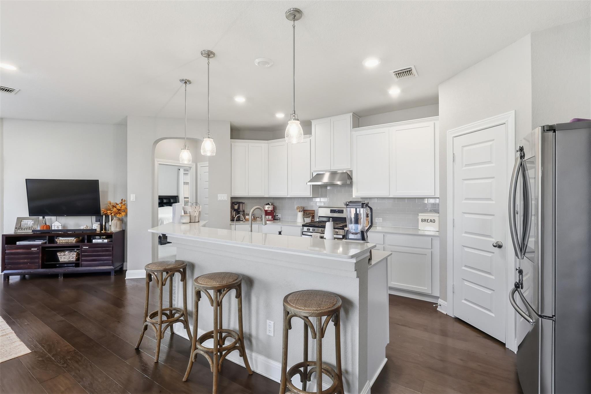 101 Muenster Dr, Hutto, TX 78634