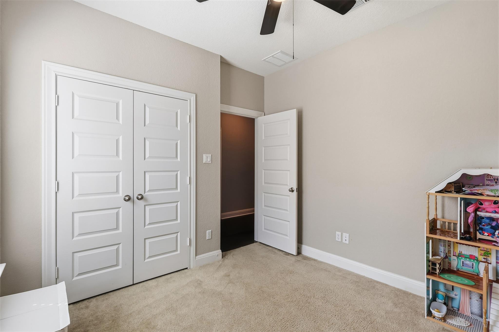 101 Muenster Dr, Hutto, TX 78634