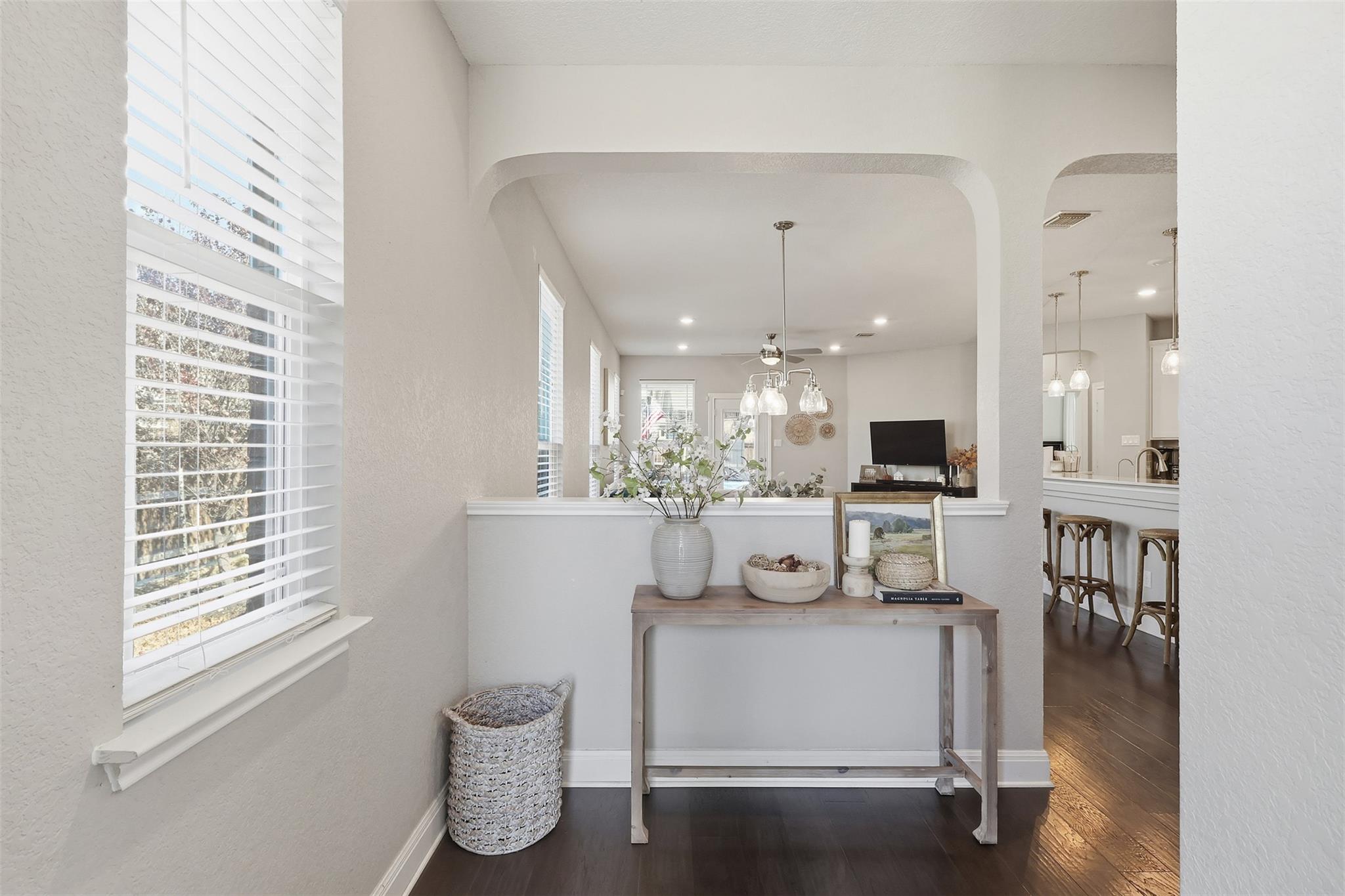 101 Muenster Dr, Hutto, TX 78634