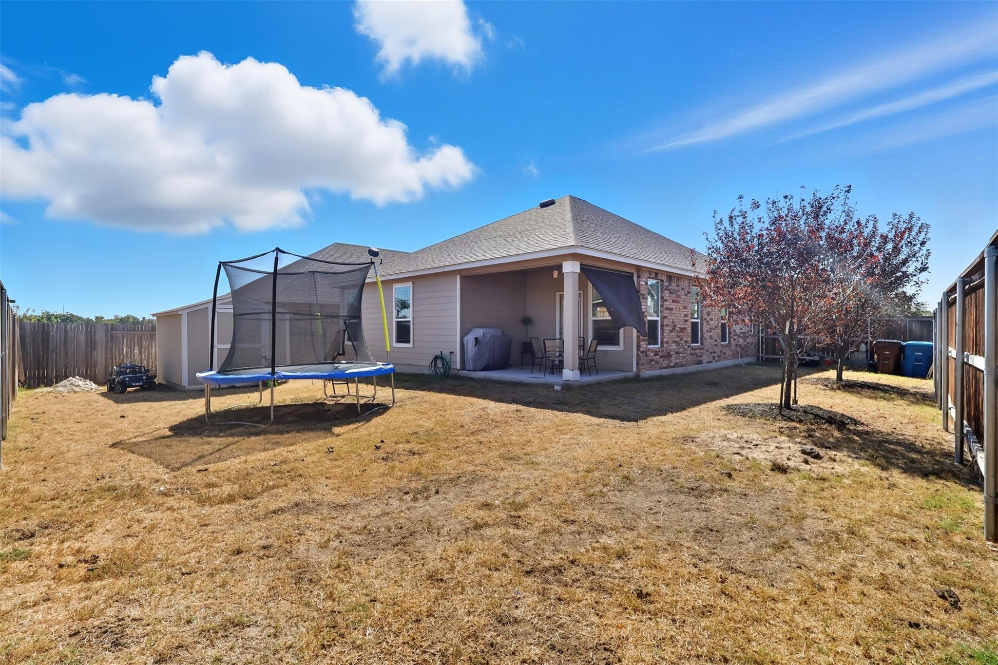 101 Muenster Dr, Hutto, TX 78634