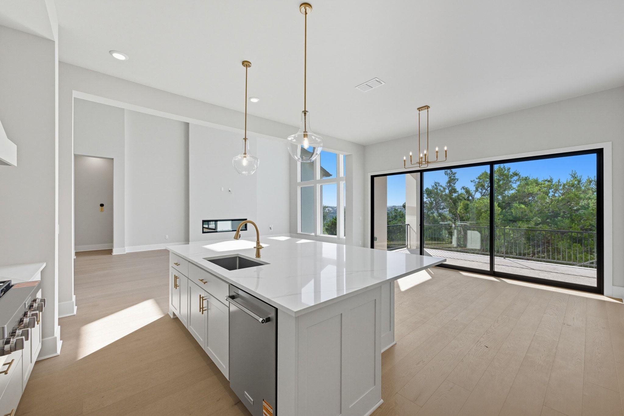 915 Tomichi Bnd, Lakeway, TX 78738