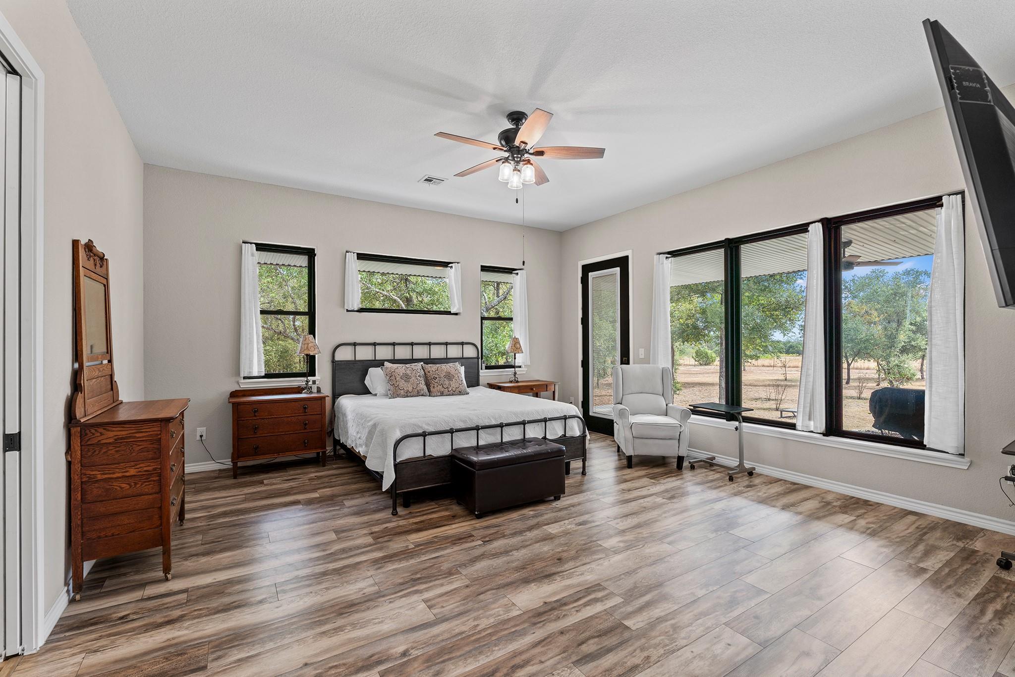4455 N FM 1174, Bertram, TX 78605
