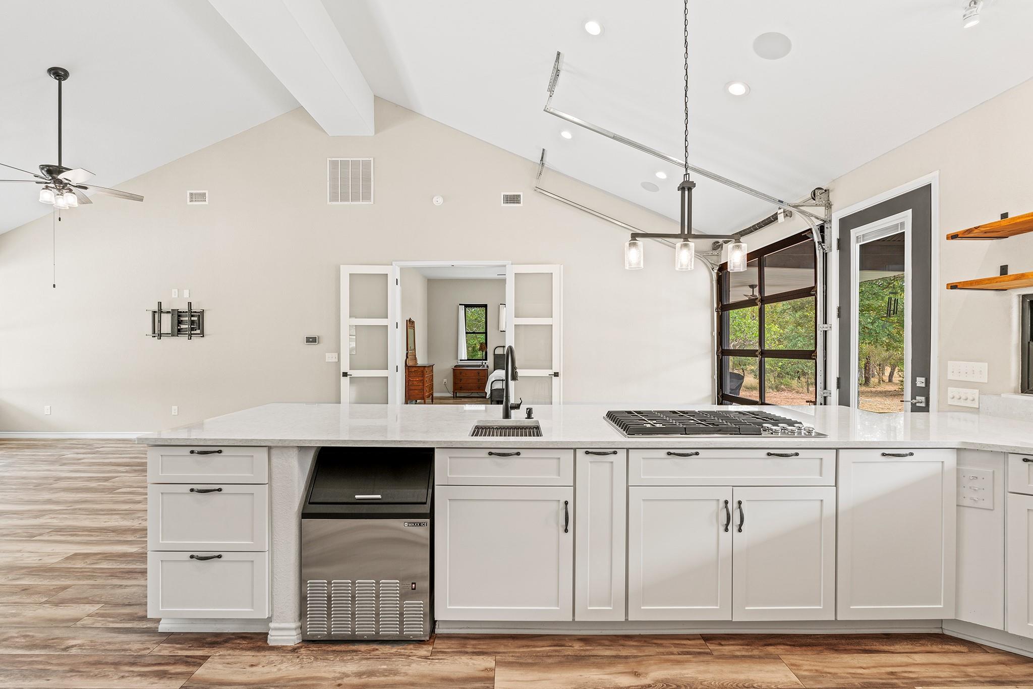 4455 N FM 1174, Bertram, TX 78605