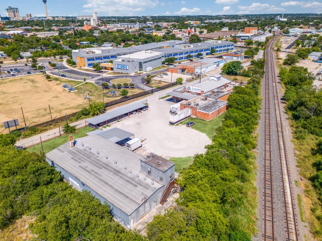 264 W Lachapelle, San Antonio, TX 78204