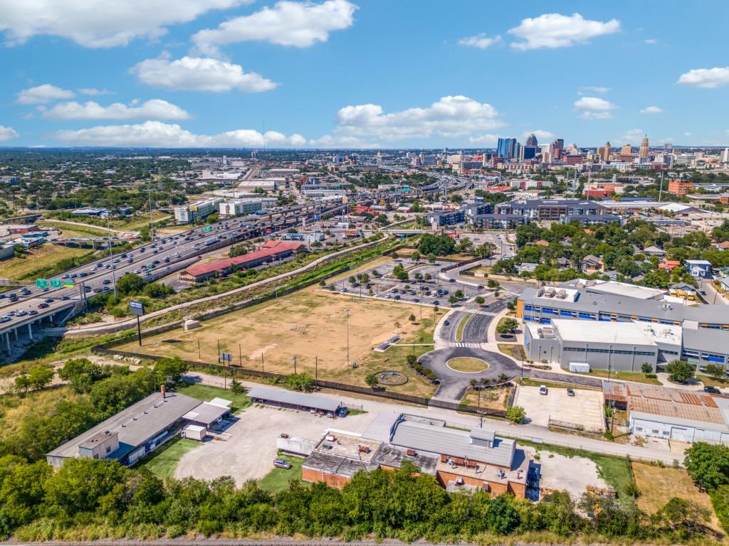 264 W Lachapelle, San Antonio, TX 78204