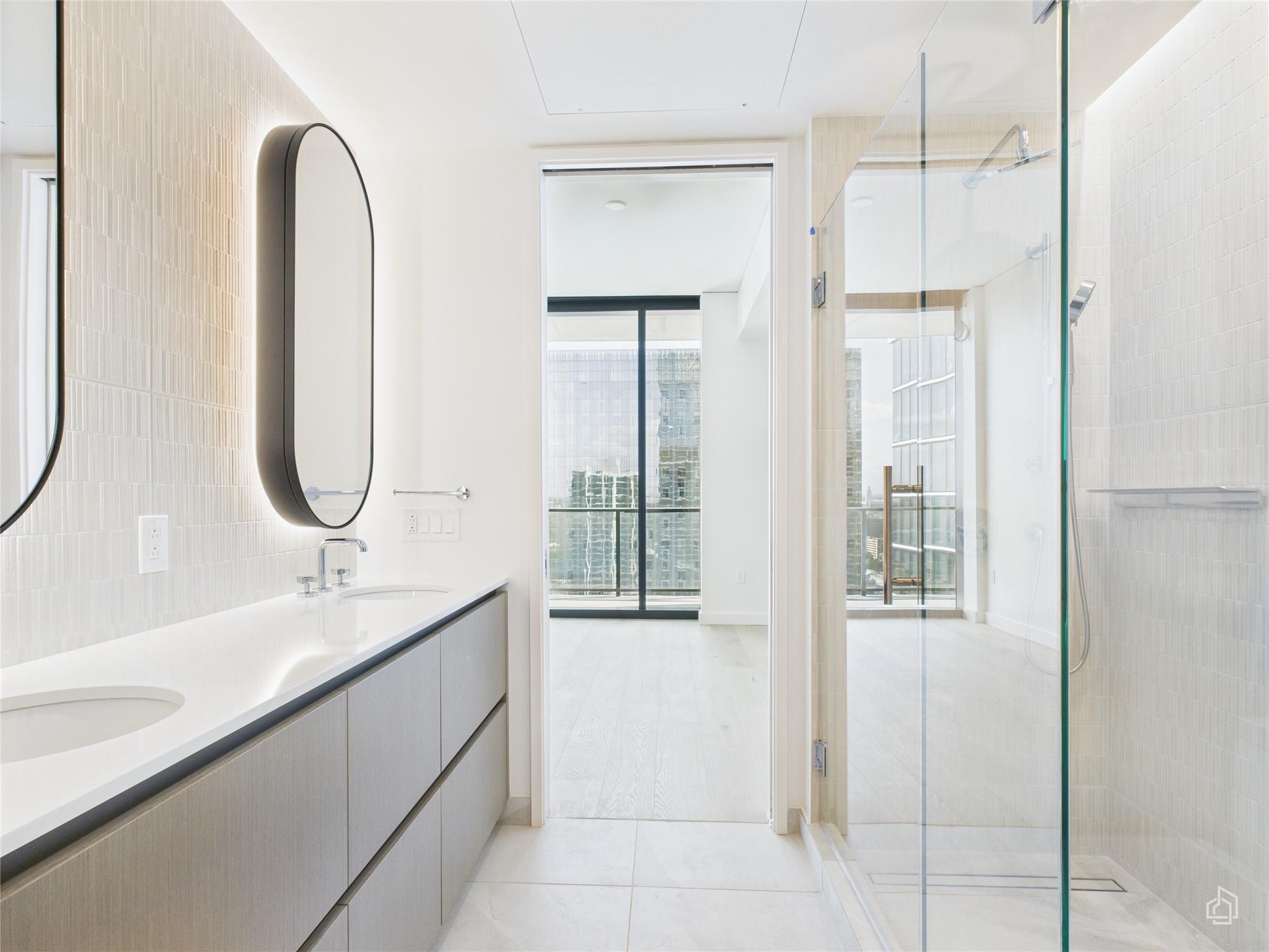 610 Davis St # 2808, Austin, TX 78701