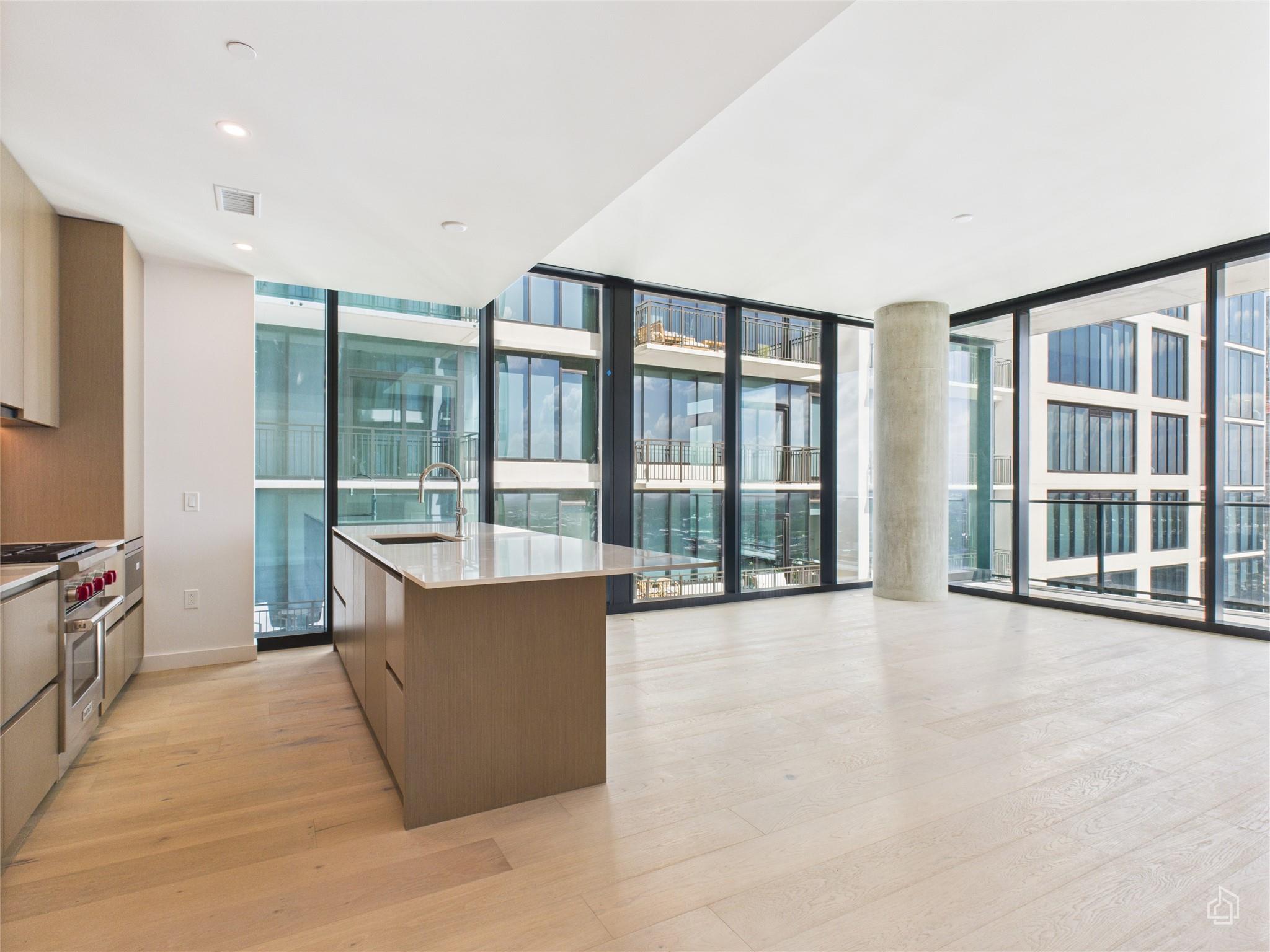 610 Davis St # 2808, Austin, TX 78701