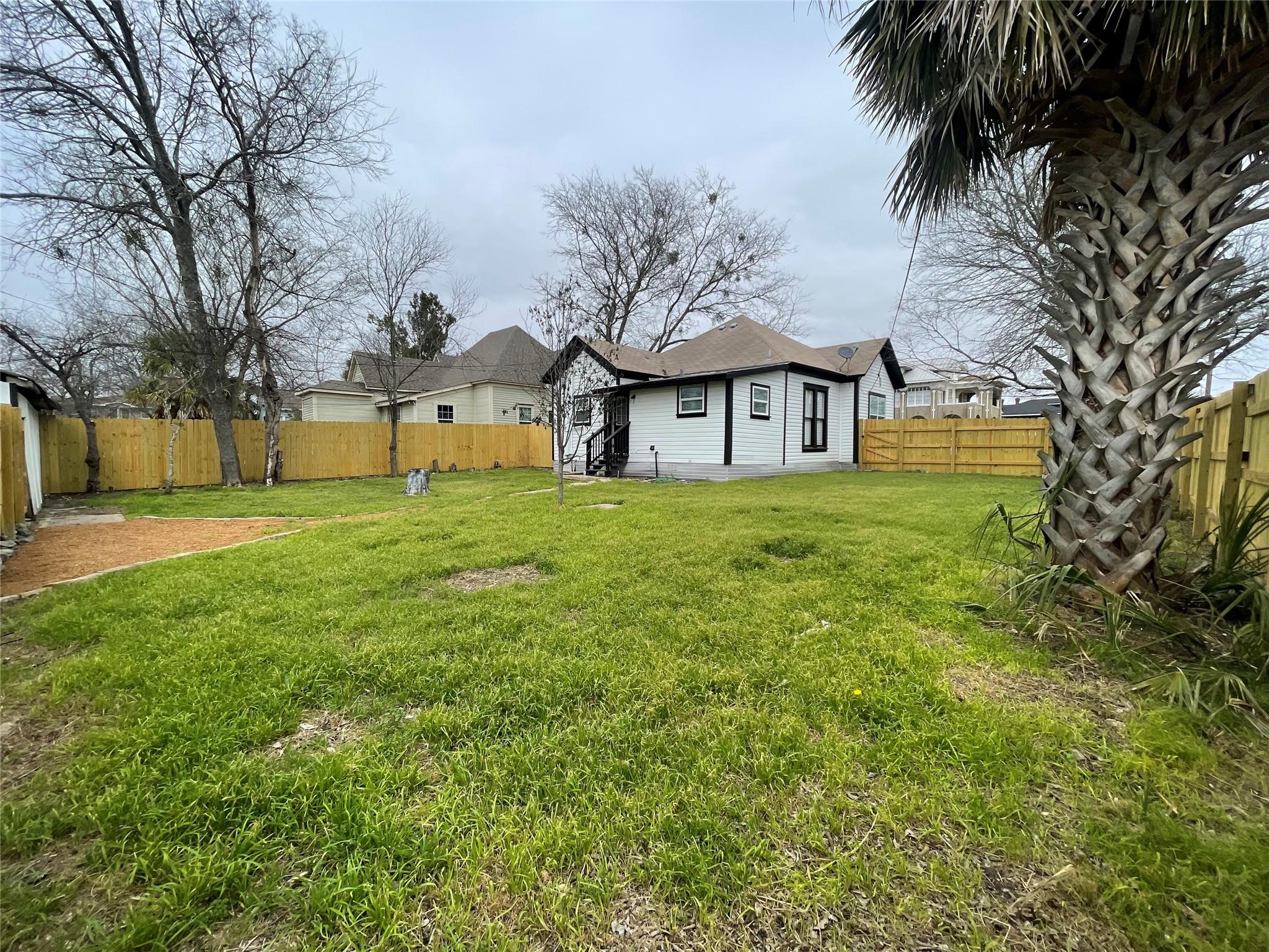 501 N Doak St, Taylor, TX 76574