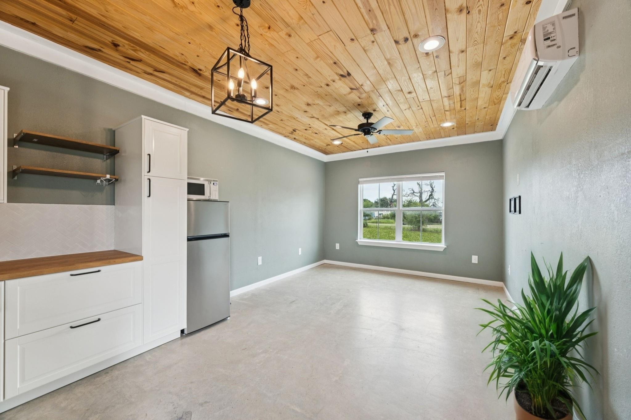 1375 County Road 156, Granger, TX 76530