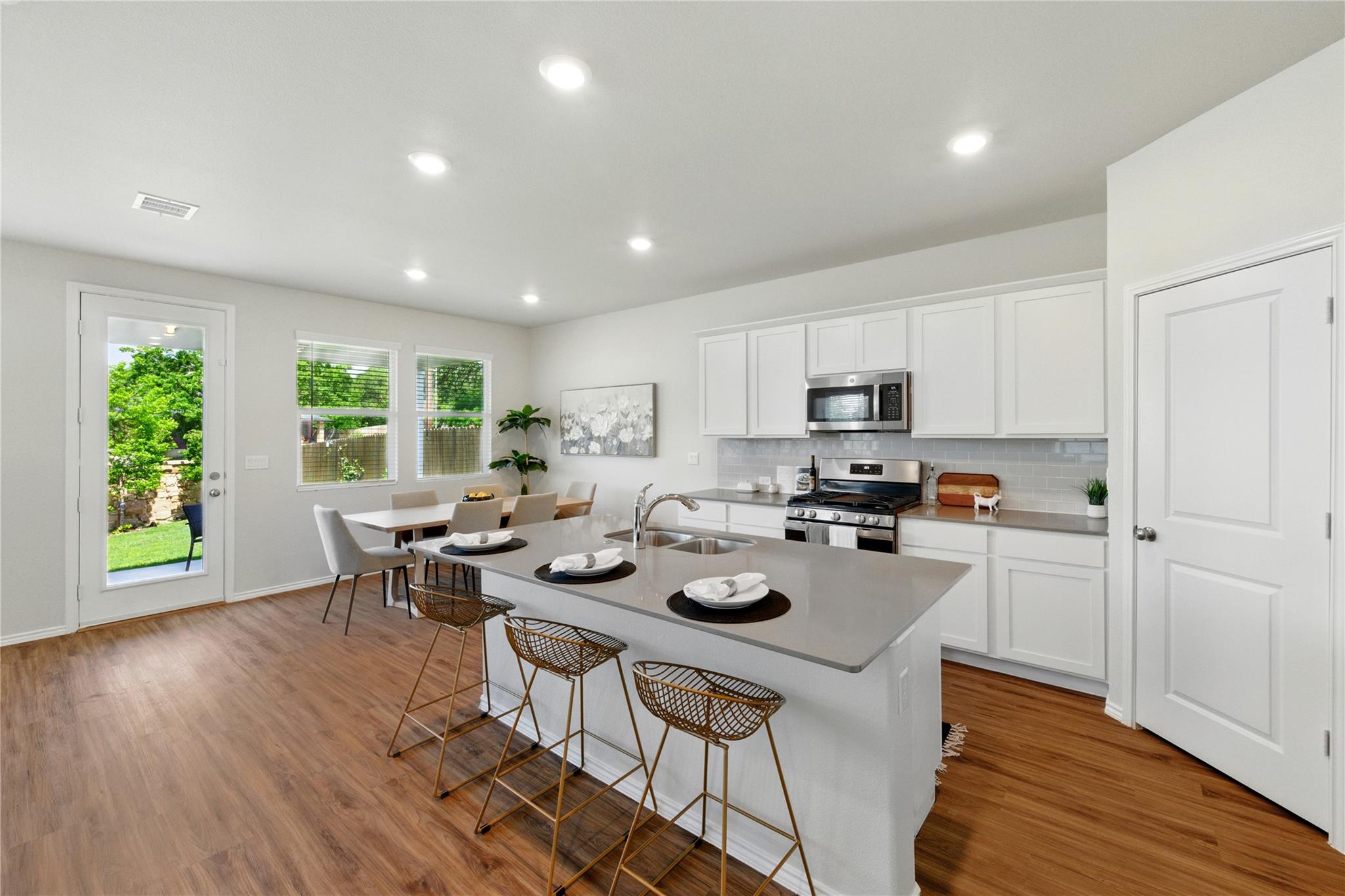 10207 Buster Dr, Austin, TX 78748
