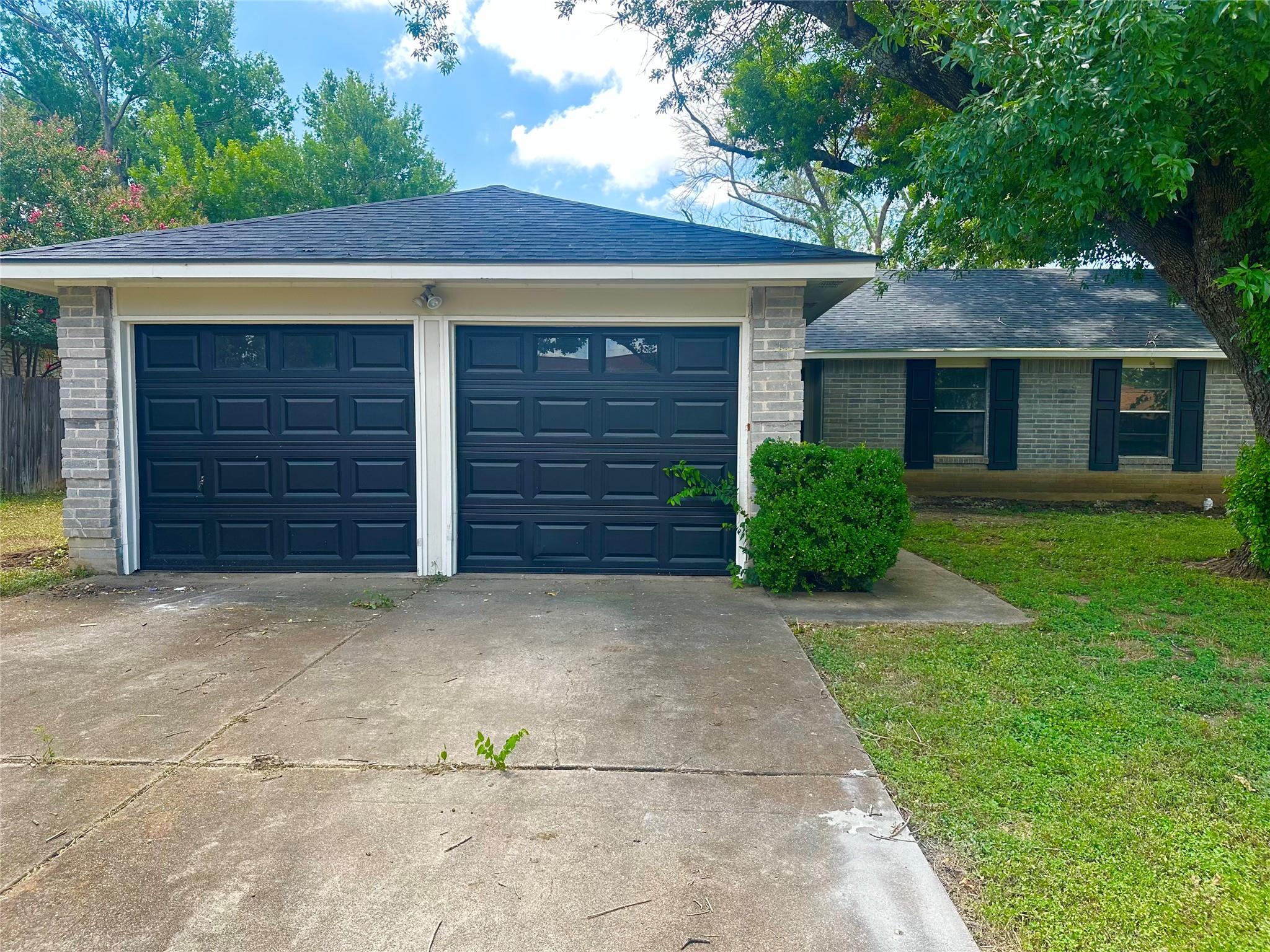 1907 Ridgetop Dr, Round Rock, TX 78664