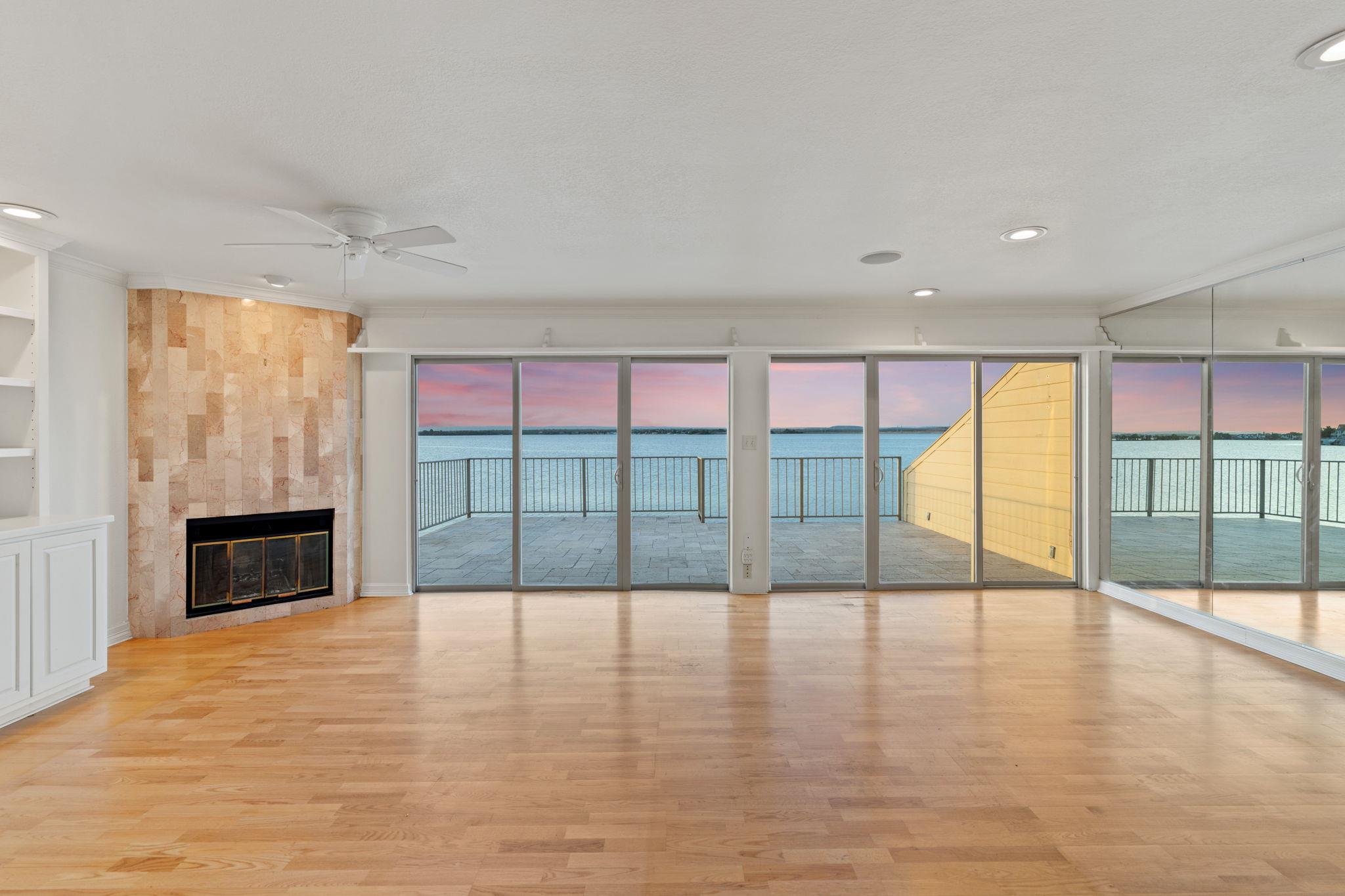 625 Horseshoe Bay Blvd, Horseshoe Bay, TX 78657