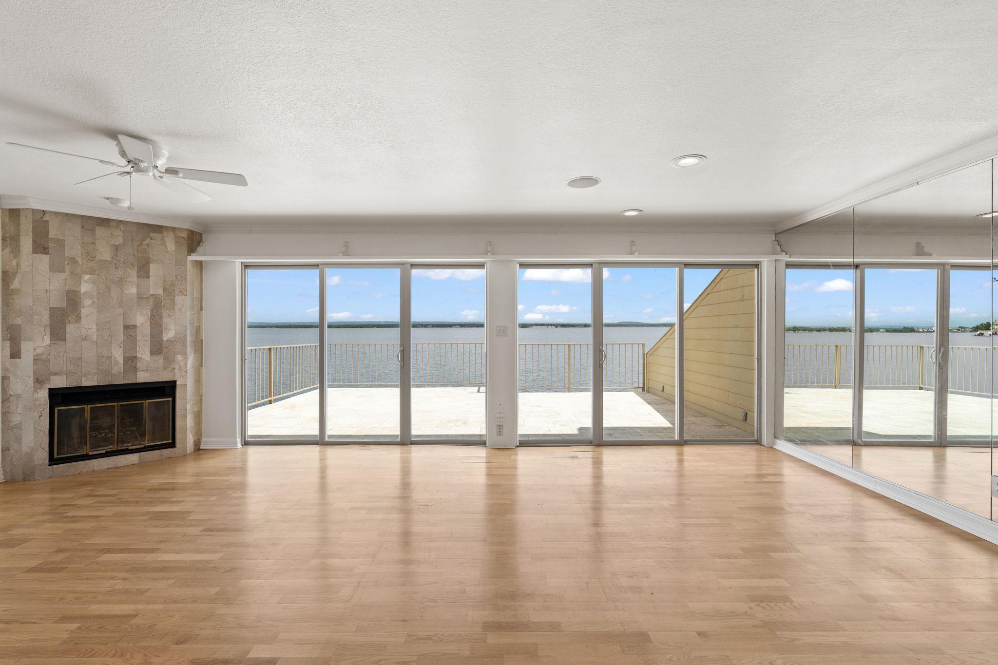 625 Horseshoe Bay Blvd, Horseshoe Bay, TX 78657