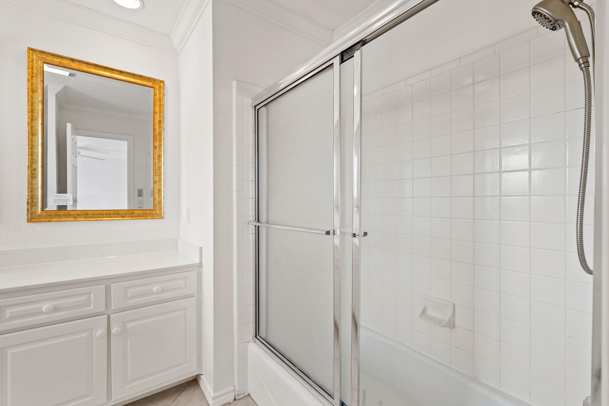 625 Horseshoe Bay Blvd, Horseshoe Bay, TX 78657