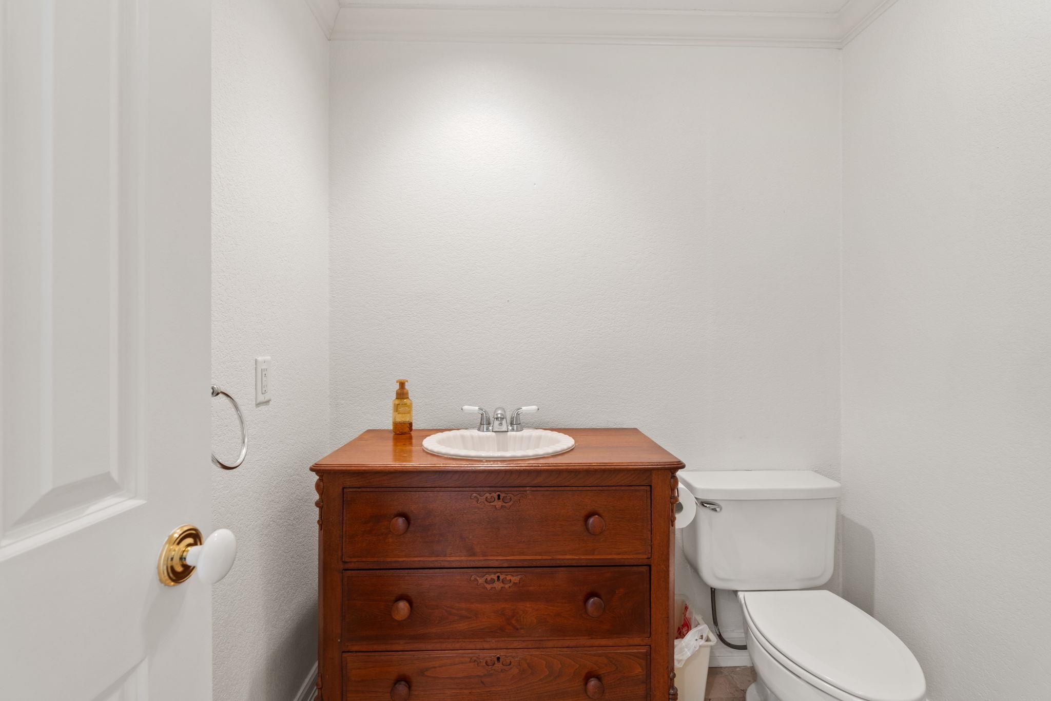 625 Horseshoe Bay Blvd, Horseshoe Bay, TX 78657