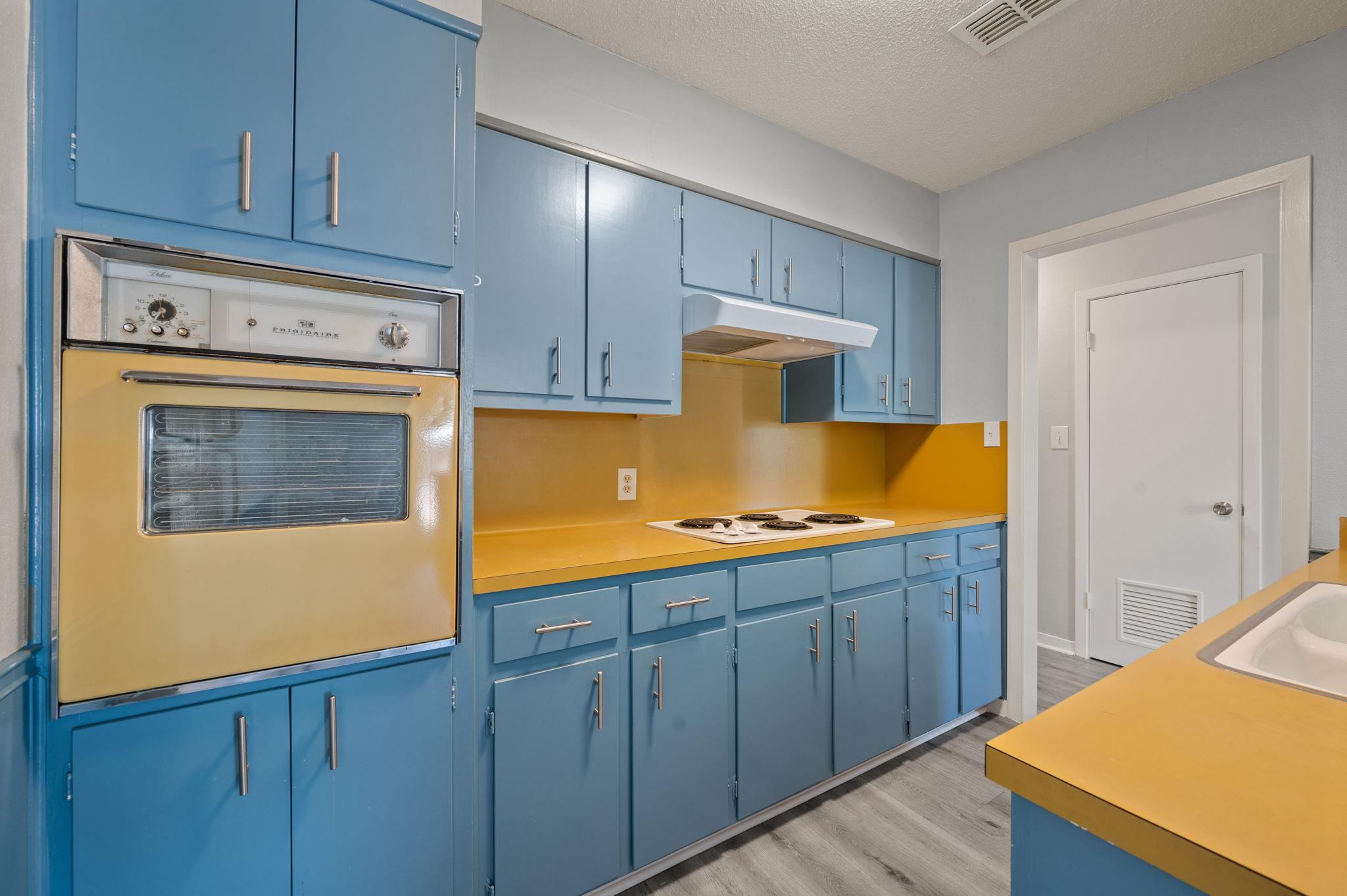 2712 Thrushwood Dr, Austin, TX 78757