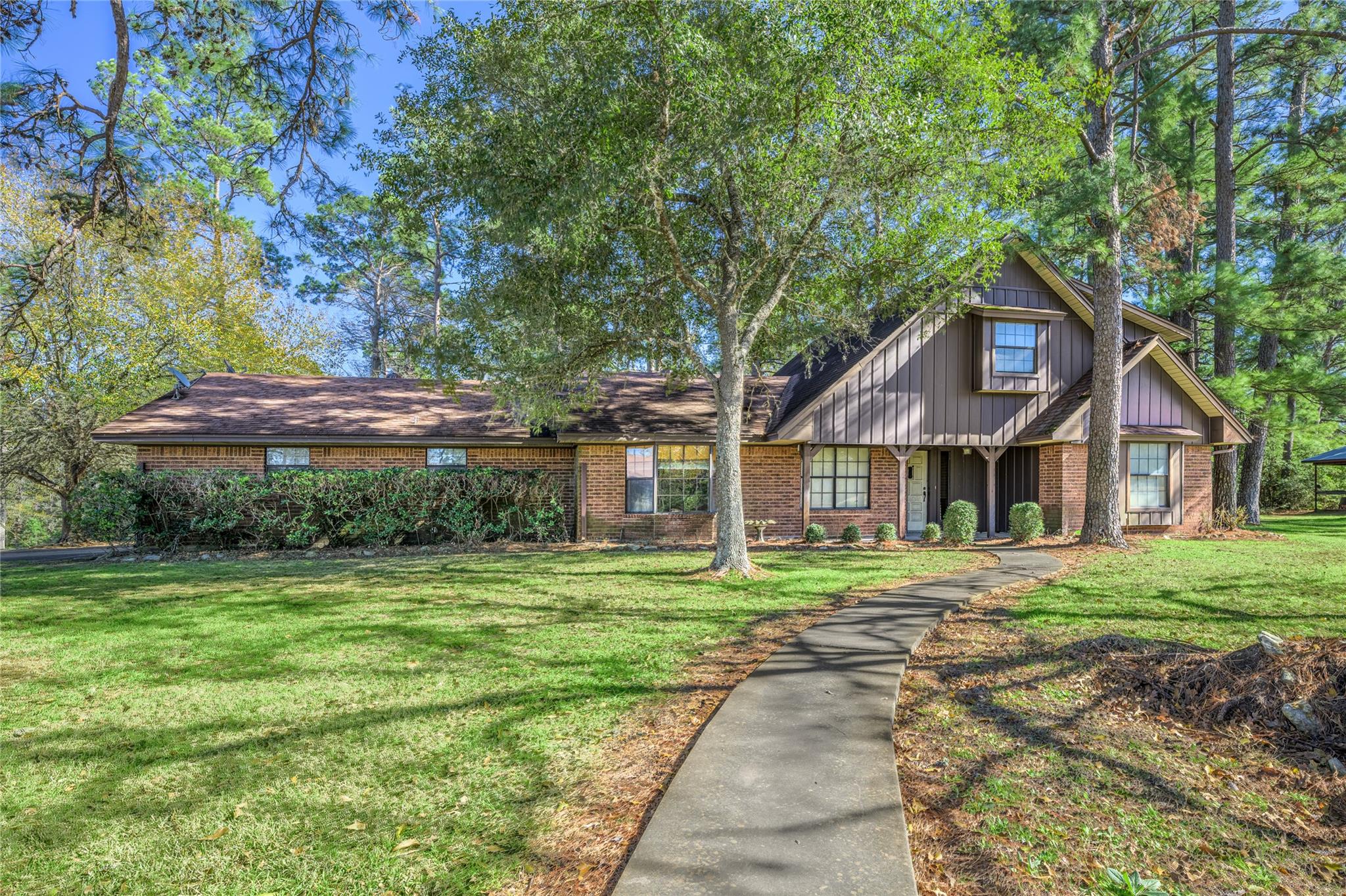 414 Giese Ln, La Grange, TX 78945