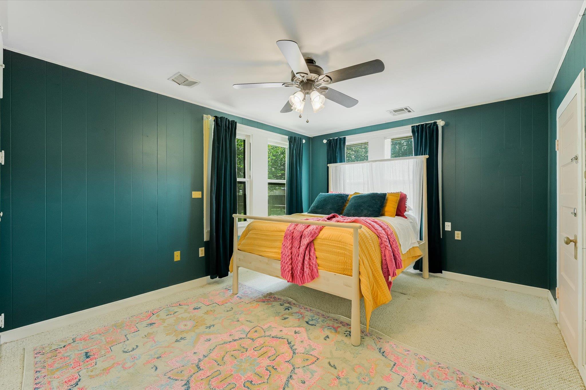 800 Wilkes St, Smithville, TX 78957