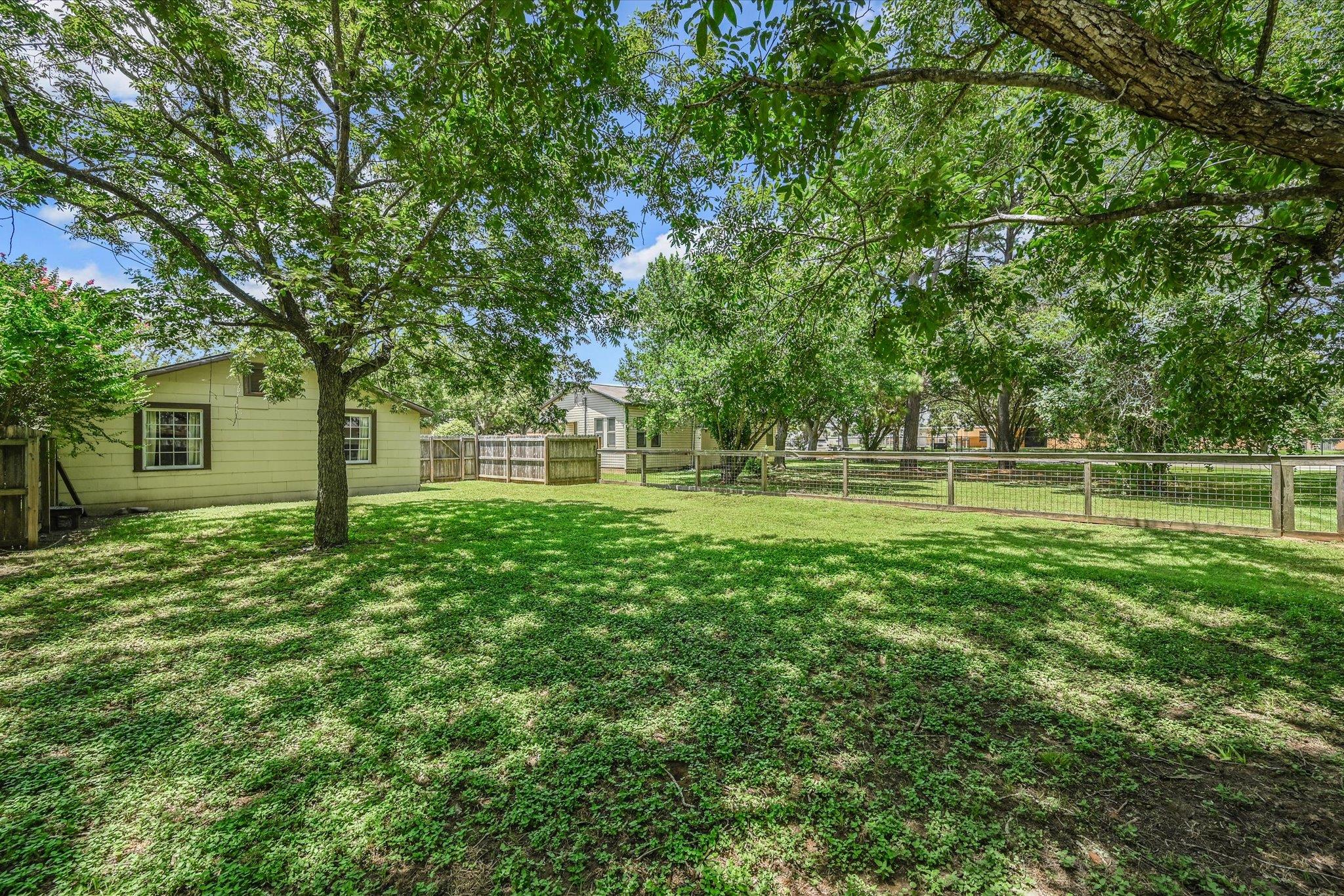 800 Wilkes St, Smithville, TX 78957