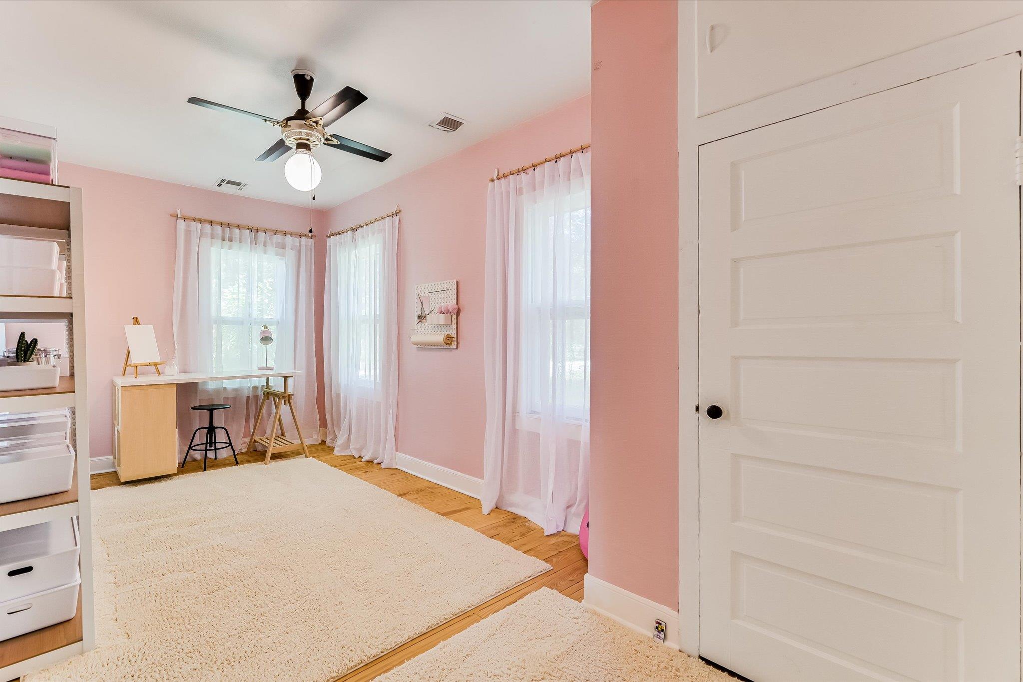 800 Wilkes St, Smithville, TX 78957