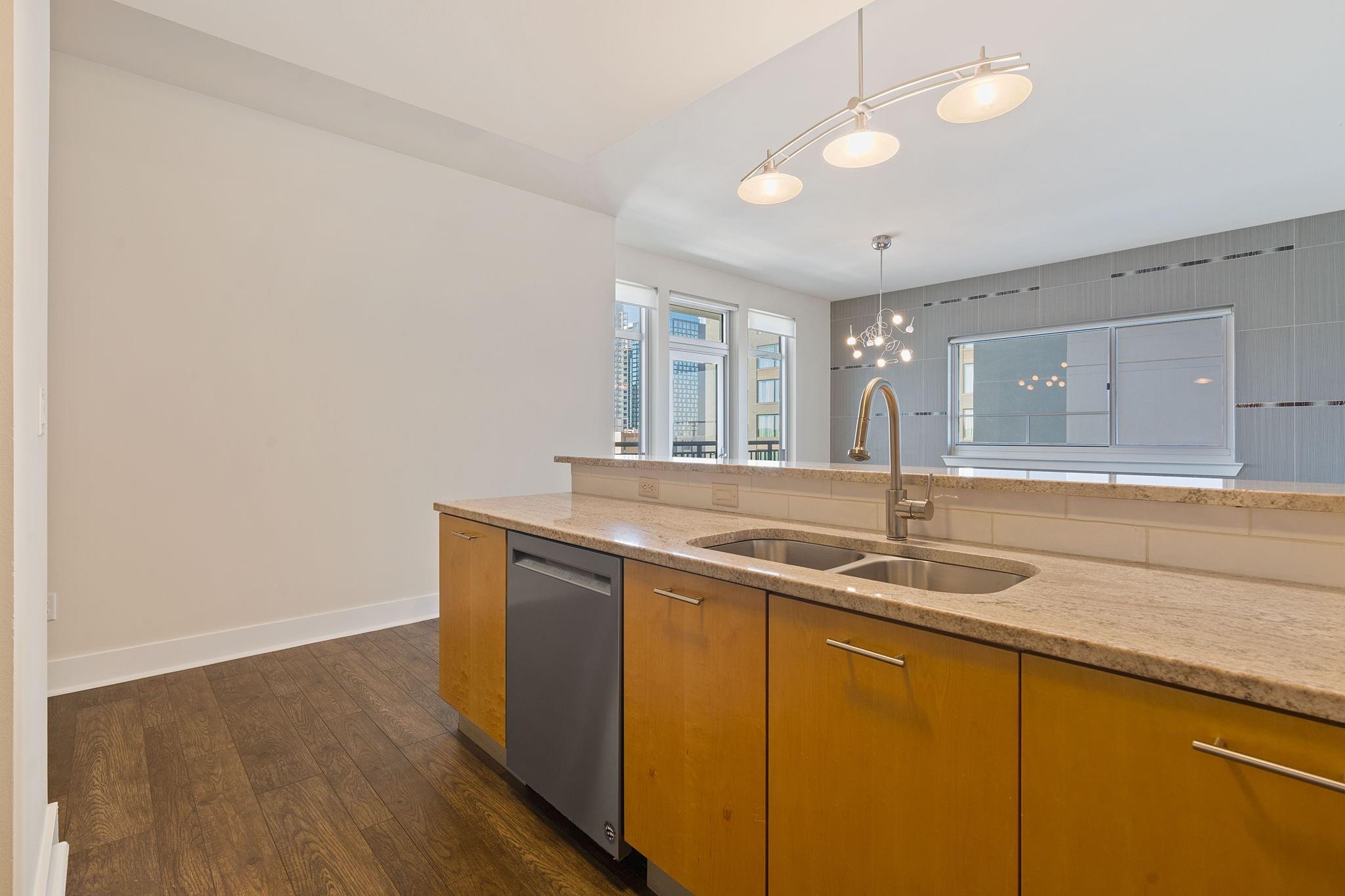 603 Davis St # 1304, Austin, TX 78701