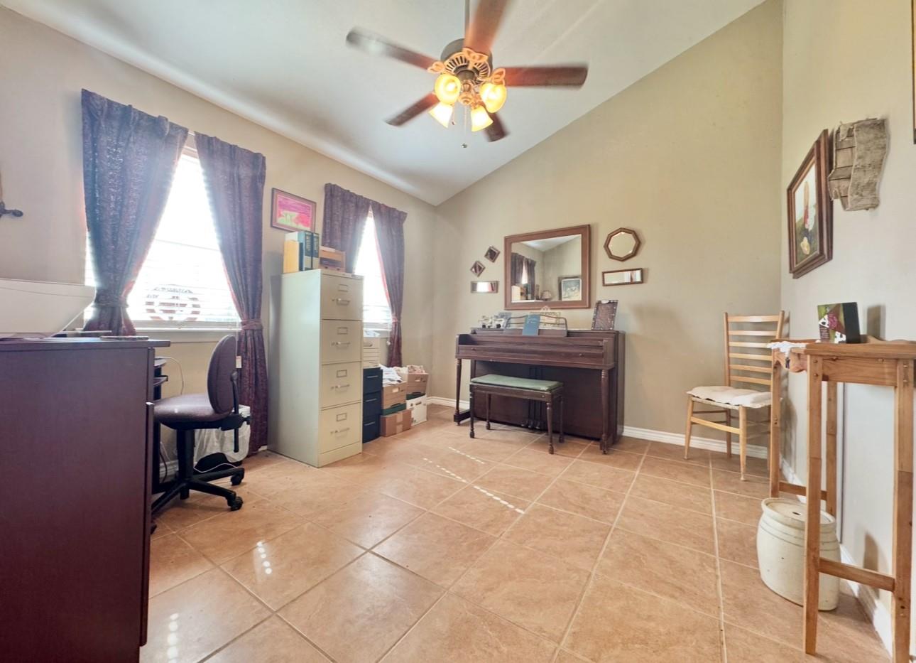 2334 CR 464, Elgin, TX 78621