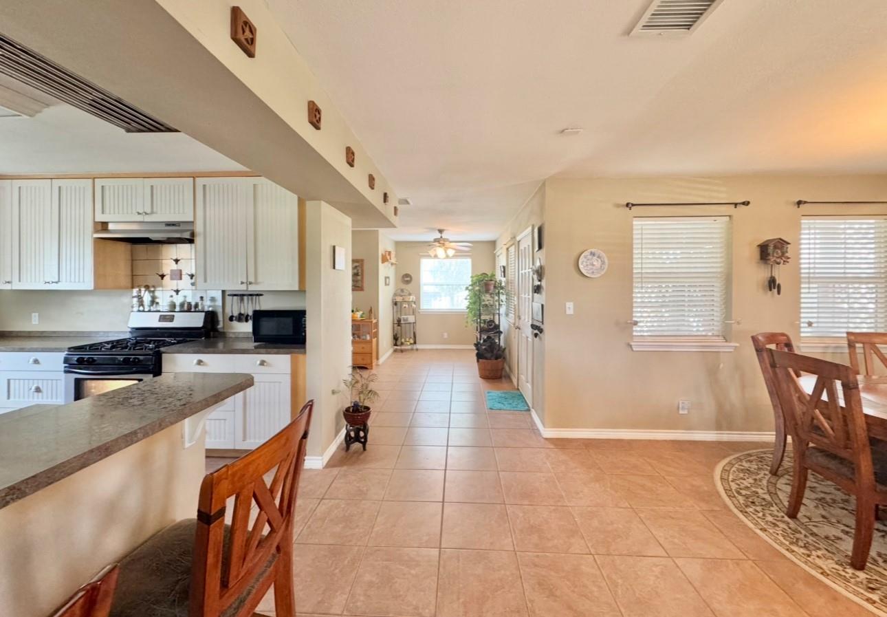 2334 CR 464, Elgin, TX 78621