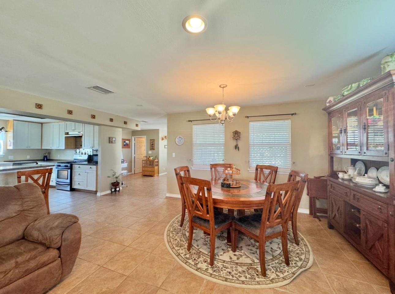 2334 CR 464, Elgin, TX 78621