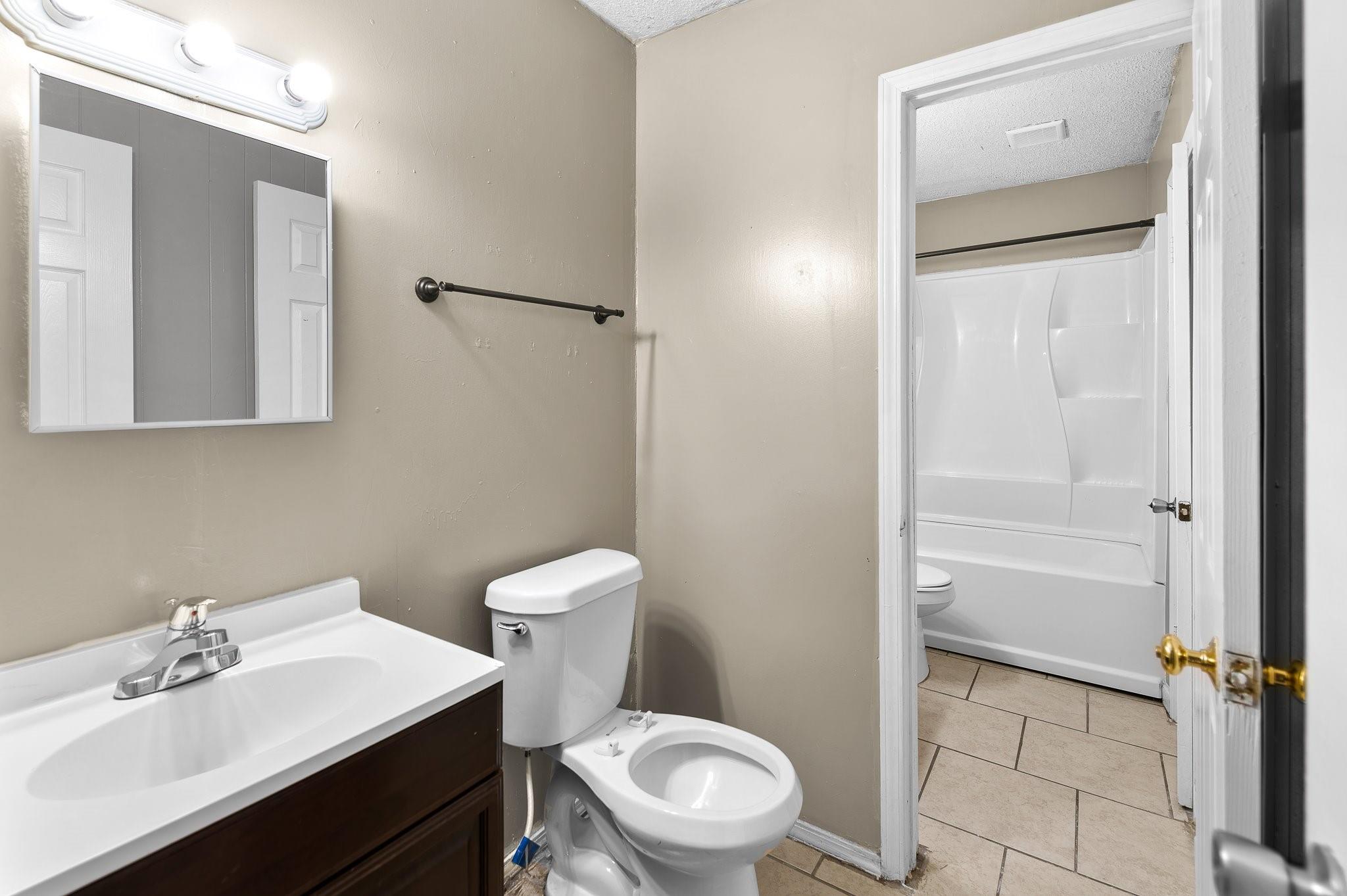 1611 Jones St # 5, Taylor, TX 76574