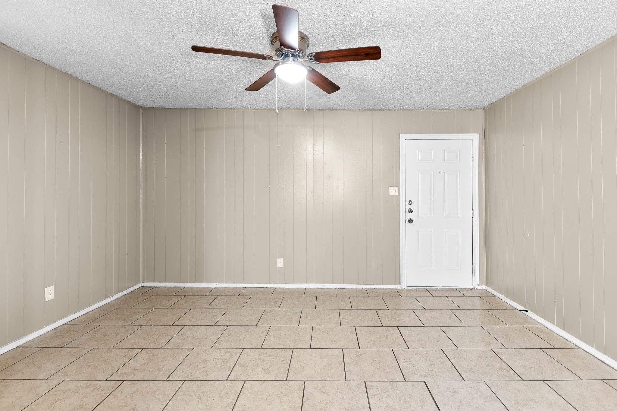 1611 Jones St # 5, Taylor, TX 76574