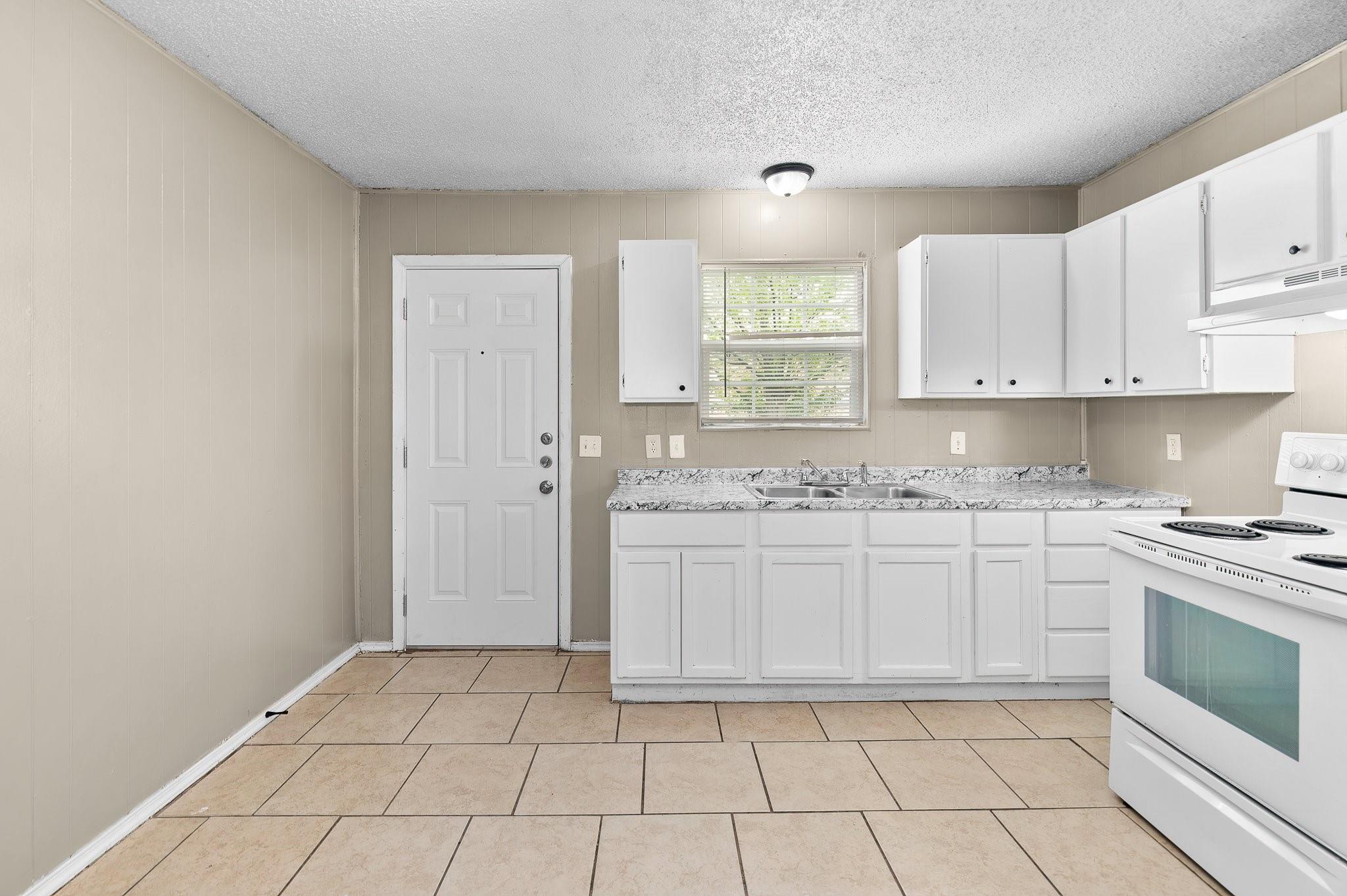 1611 Jones St # 5, Taylor, TX 76574