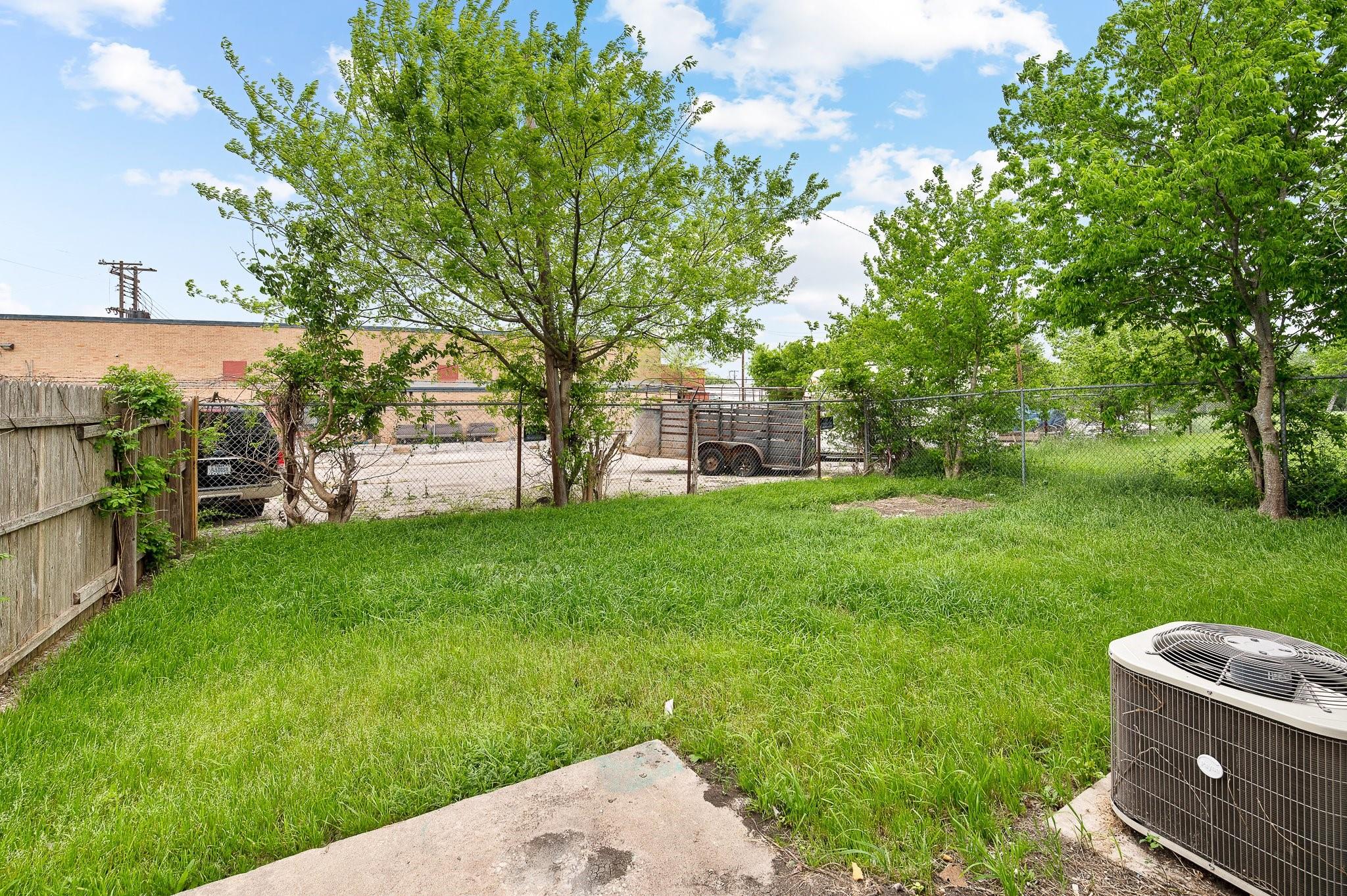 1611 Jones St # 5, Taylor, TX 76574
