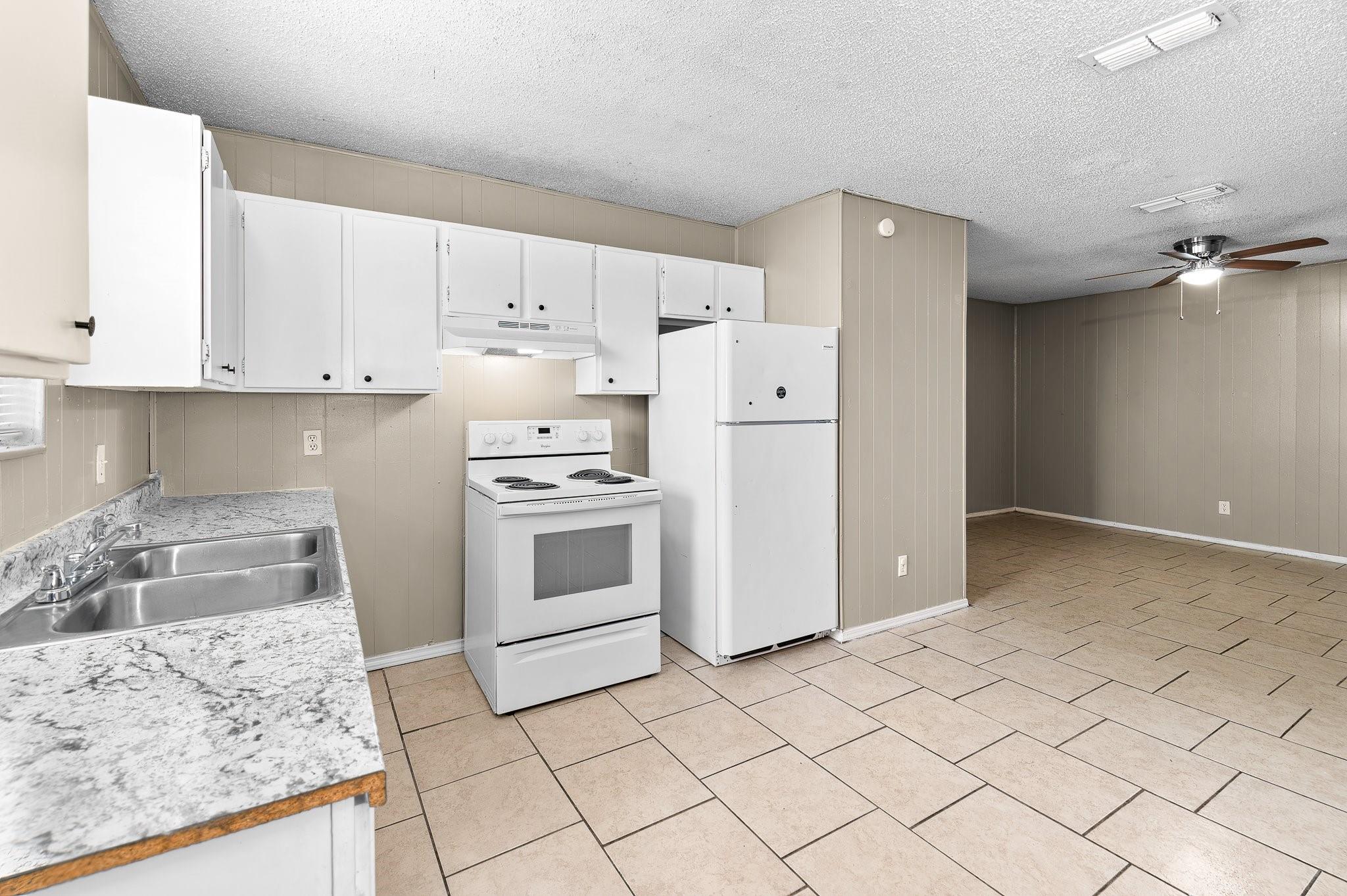 1611 Jones St # 5, Taylor, TX 76574