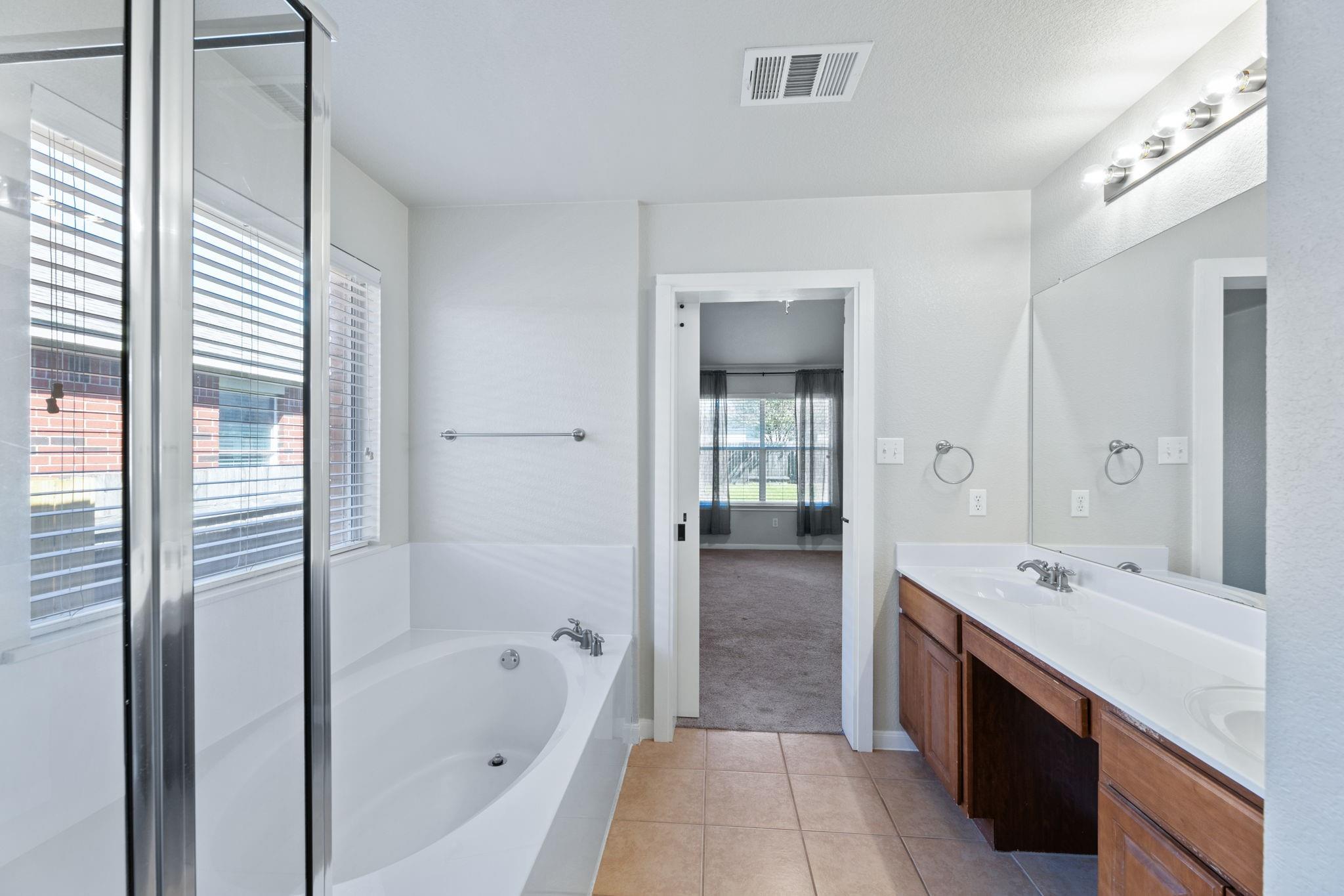 4509 Western Lake Dr, Round Rock, TX 78665