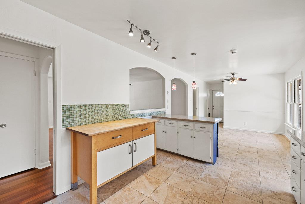 1502 Ridgehaven Dr, Austin, TX 78723