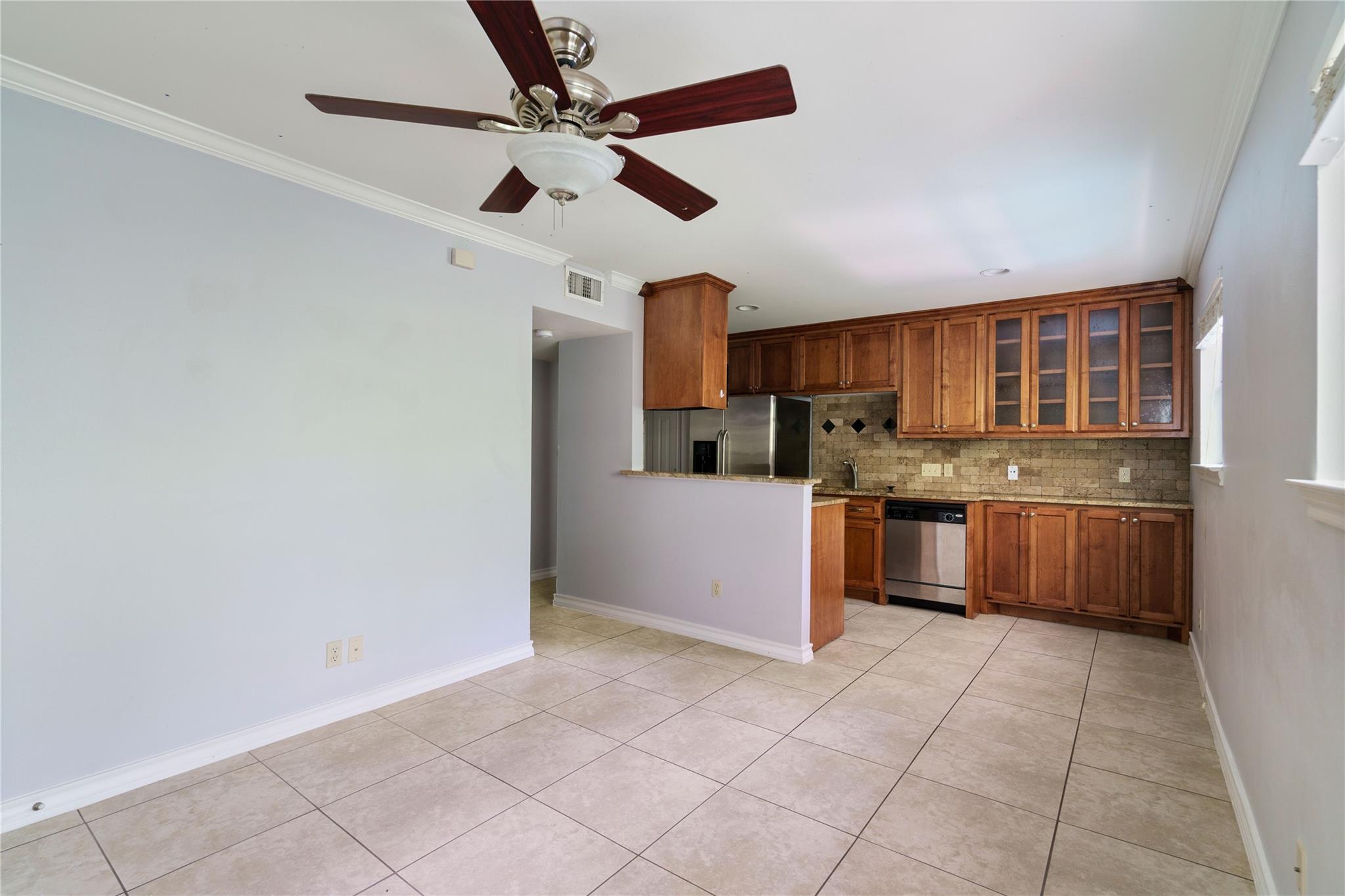 407 E 45th St # 211, Austin, TX 78751