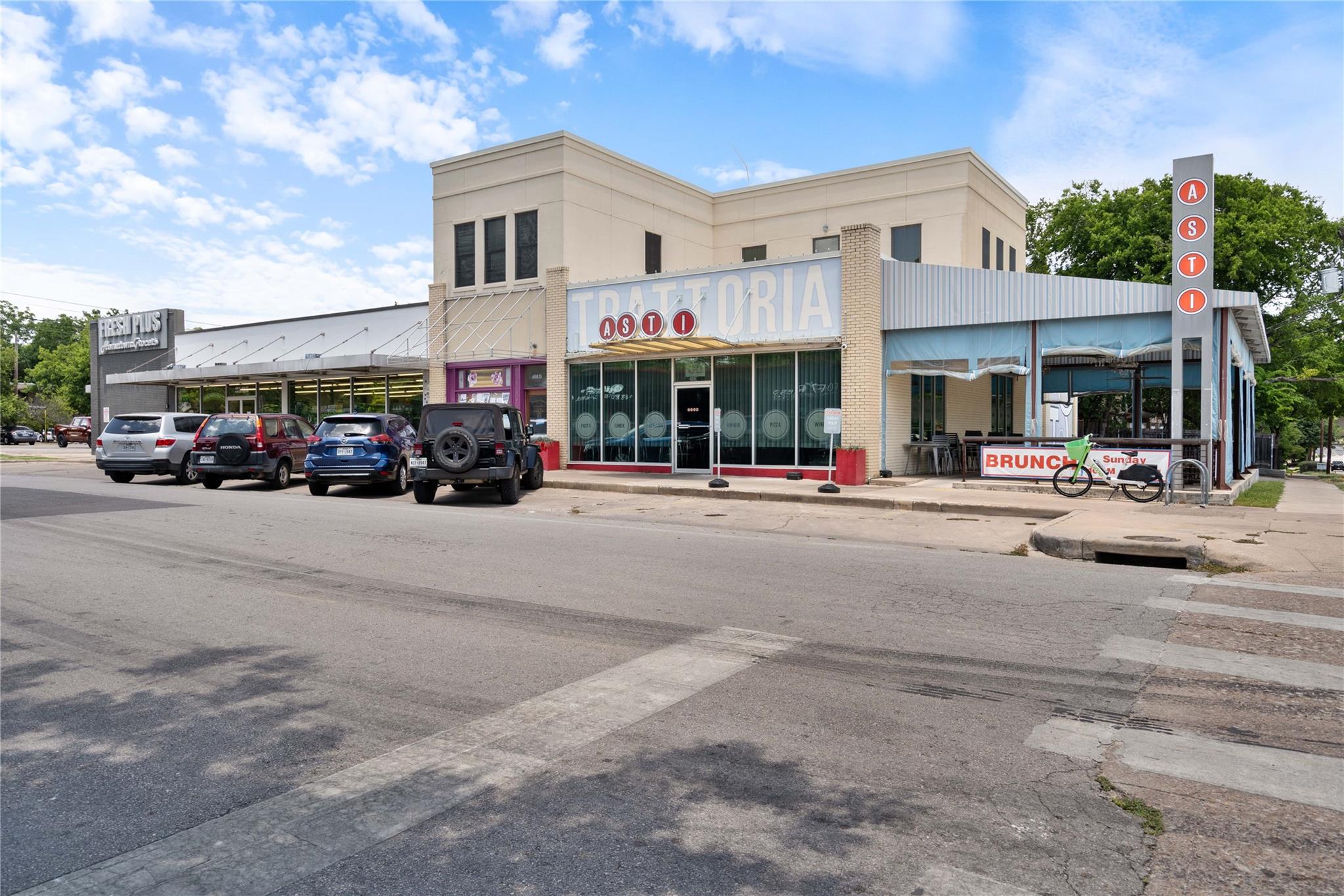 407 E 45th St # 211, Austin, TX 78751