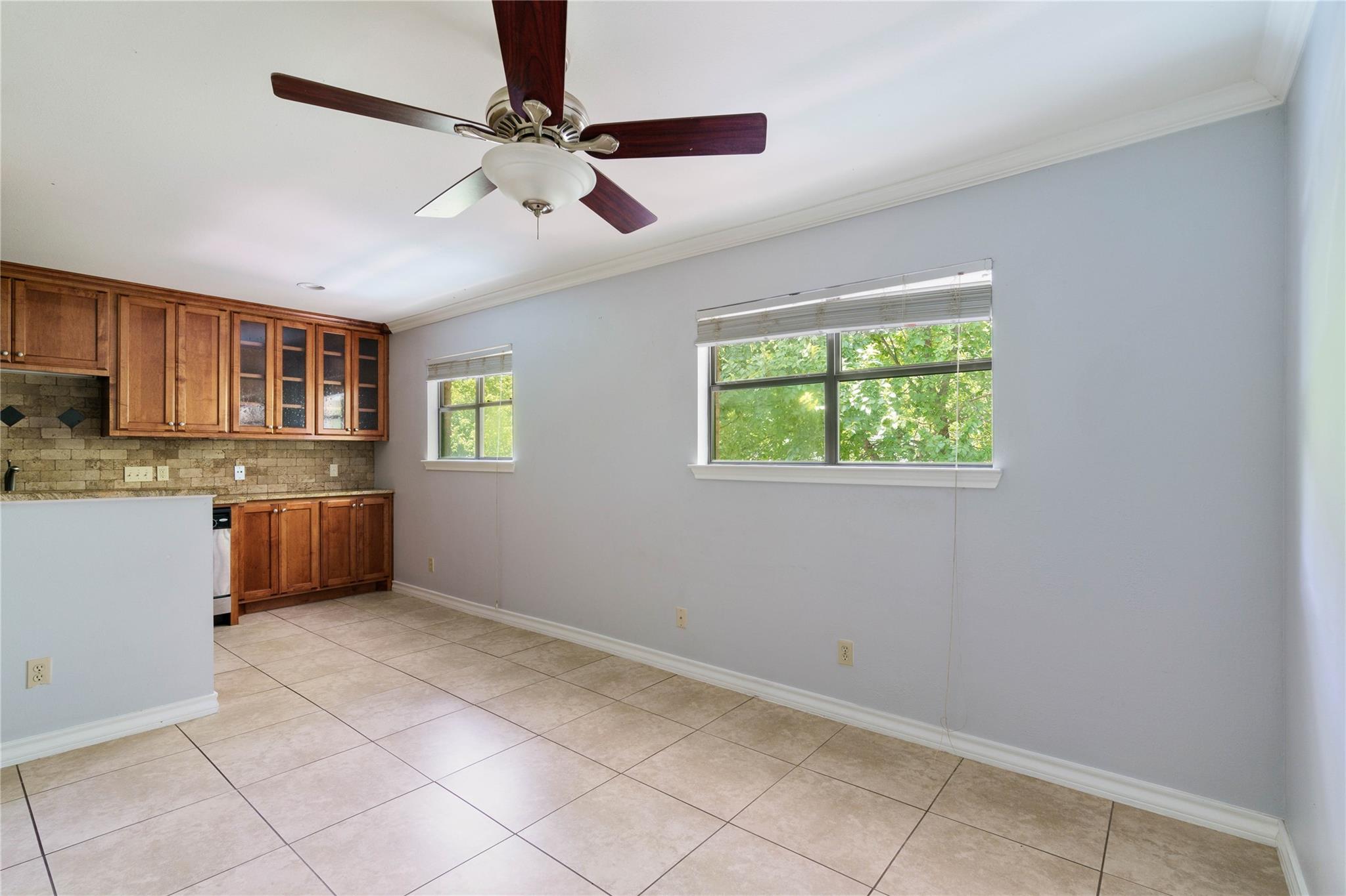 407 E 45th St # 211, Austin, TX 78751