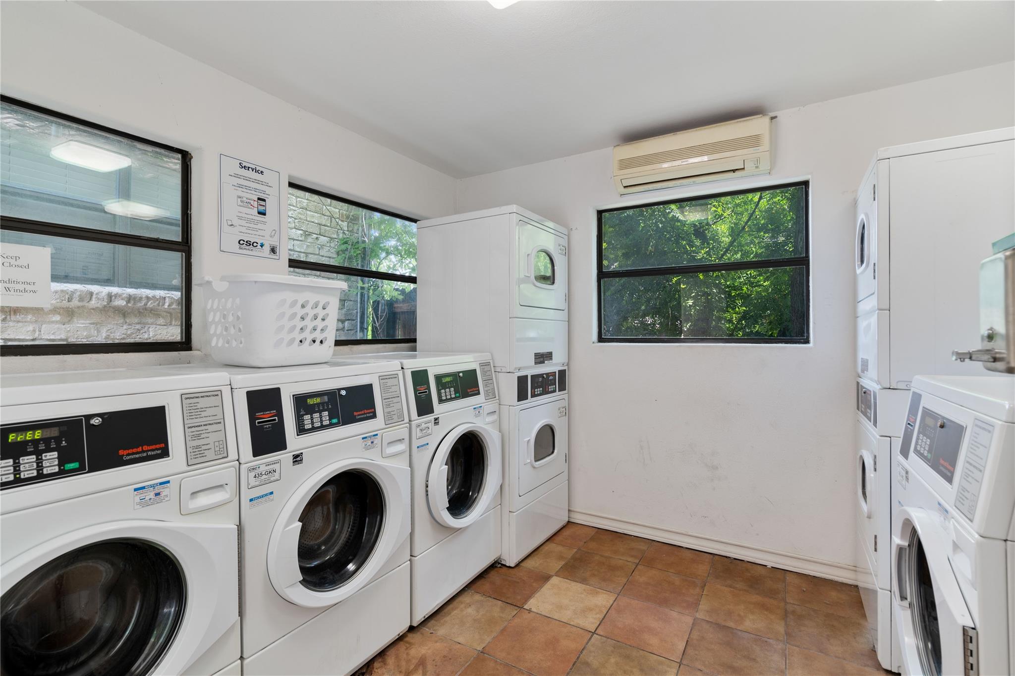 407 E 45th St # 211, Austin, TX 78751