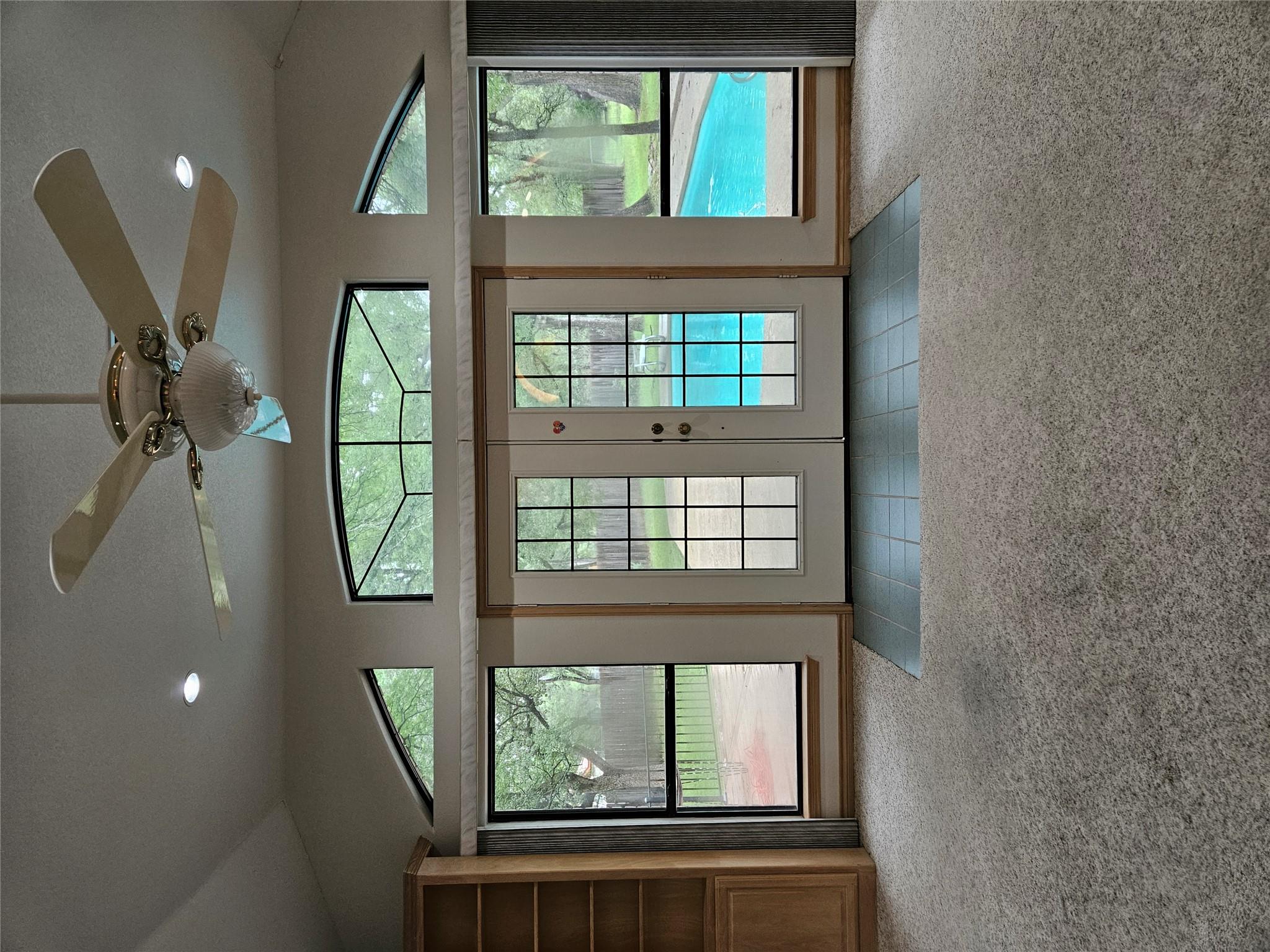 215 Serenada Dr, Georgetown, TX 78628