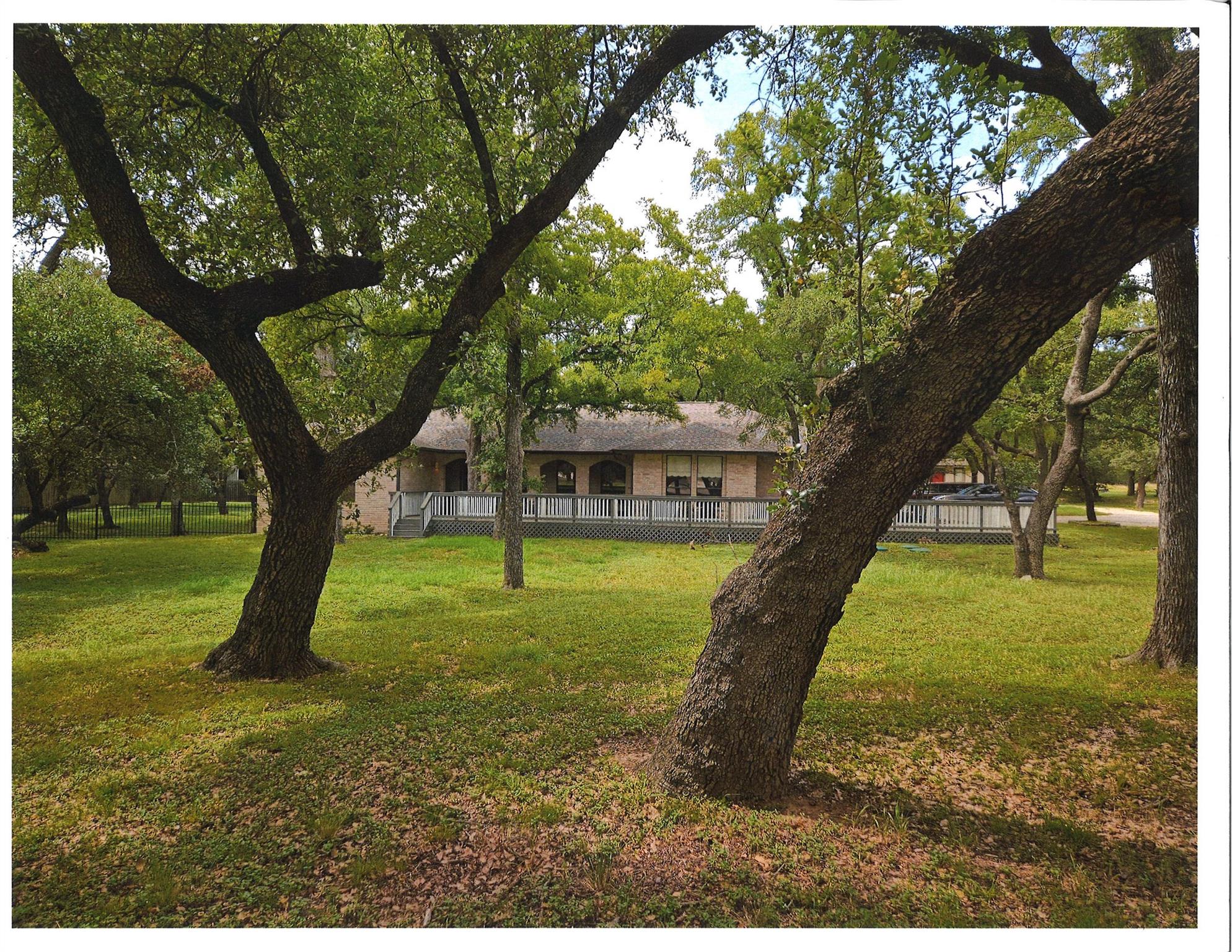 215 Serenada Dr, Georgetown, TX 78628