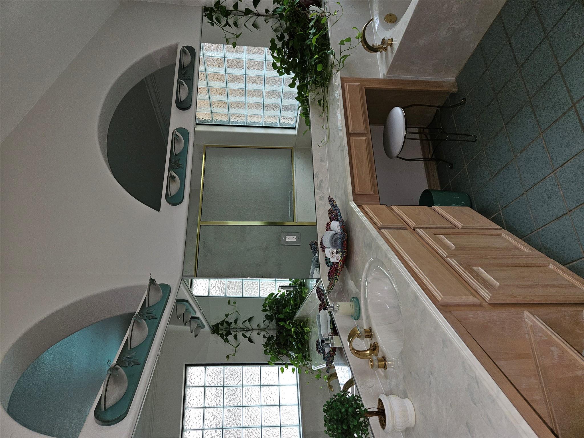 215 Serenada Dr, Georgetown, TX 78628