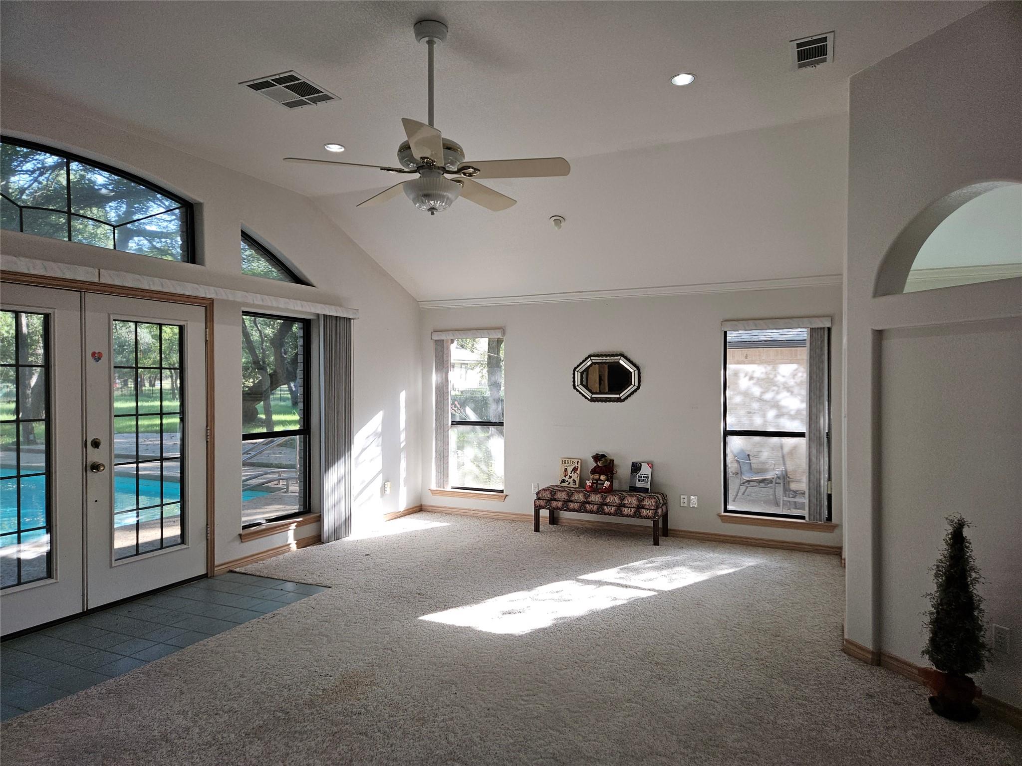 215 Serenada Dr, Georgetown, TX 78628