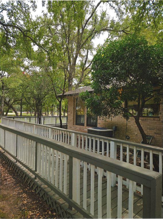 215 Serenada Dr, Georgetown, TX 78628