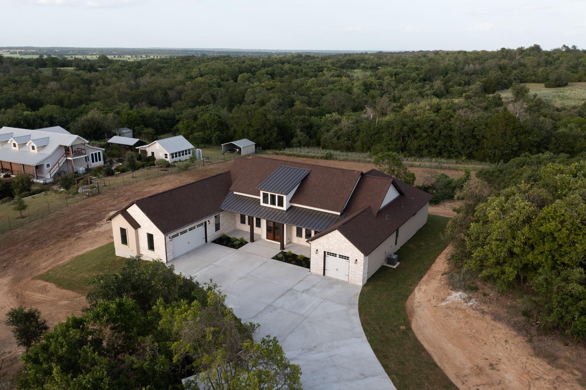 249 Moccasin Cyn, Cedar Creek, TX 78612