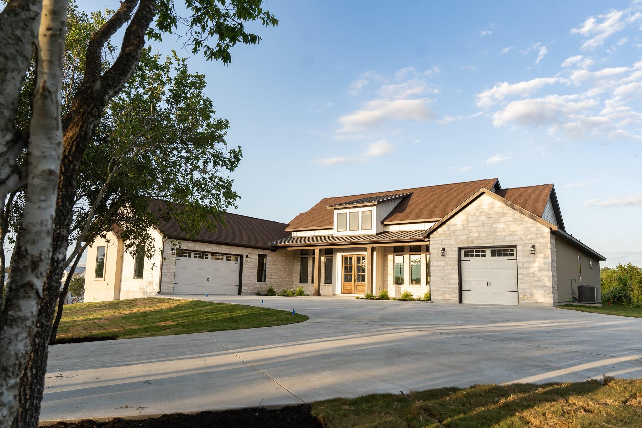 249 Moccasin Cyn, Cedar Creek, TX 78612