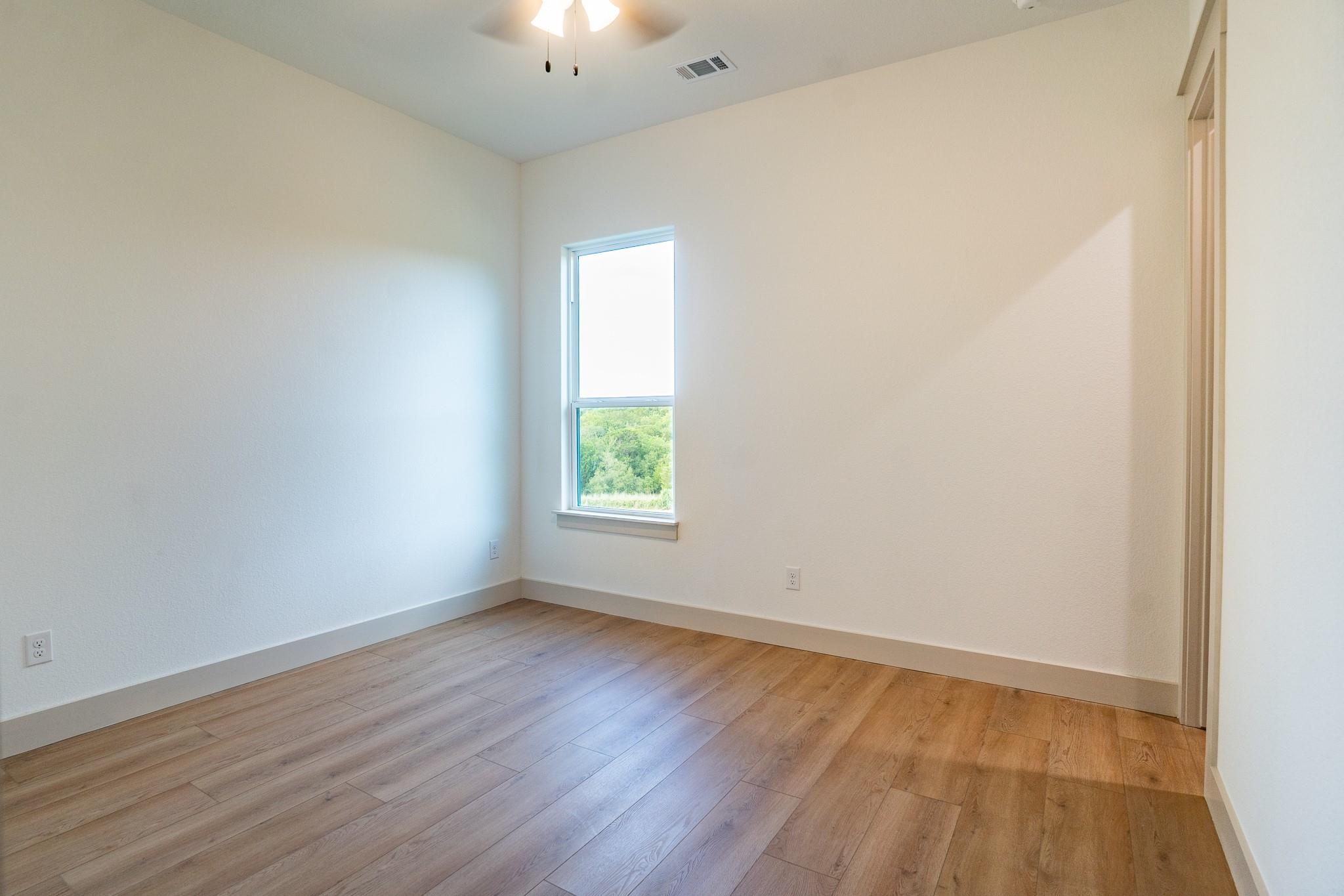 249 Moccasin Cyn, Cedar Creek, TX 78612