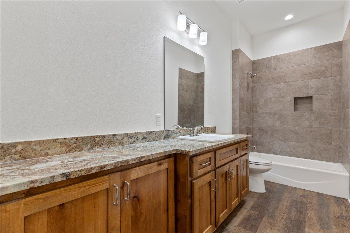 7100 Munke Rd, La Grange, TX 78945