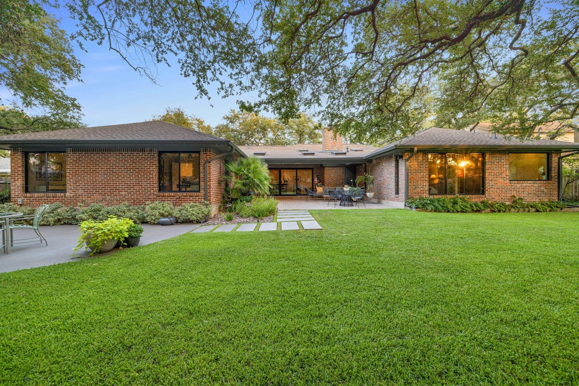8714 Ridgehill Dr, Austin, TX 78759