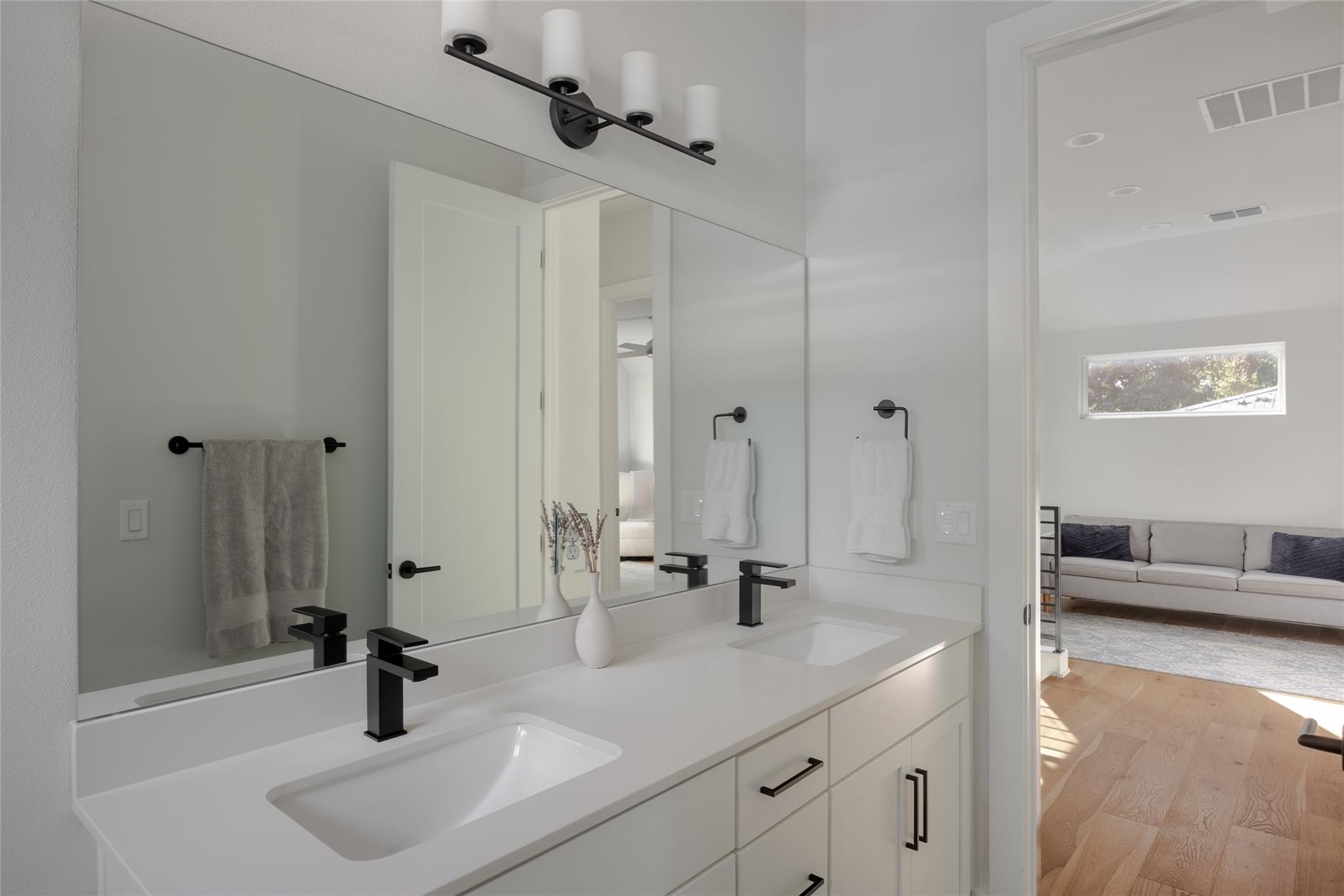 1401 Holly St # A, Austin, TX 78702